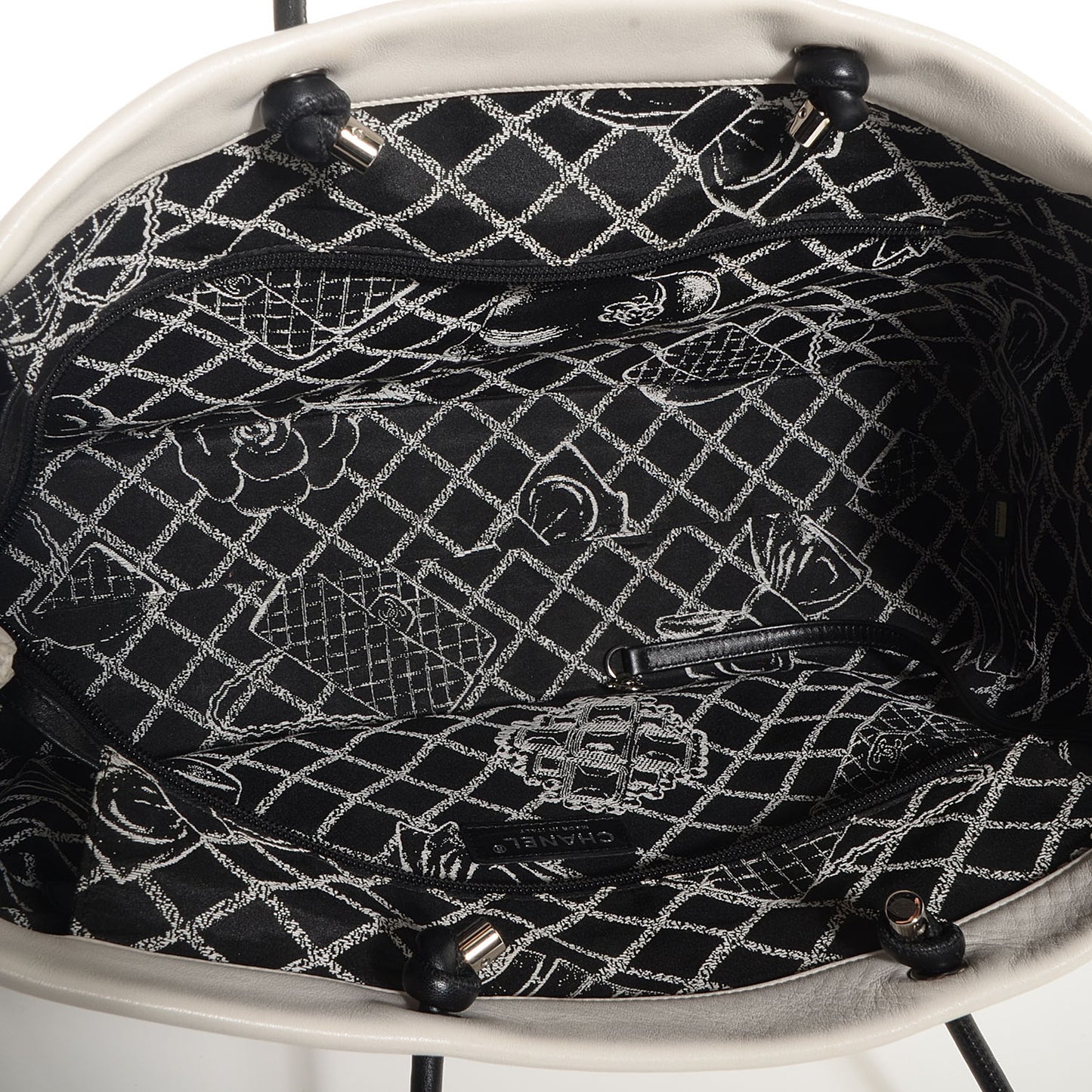 Calfskin Large Essential 31 Rue Cambon Tote White Black