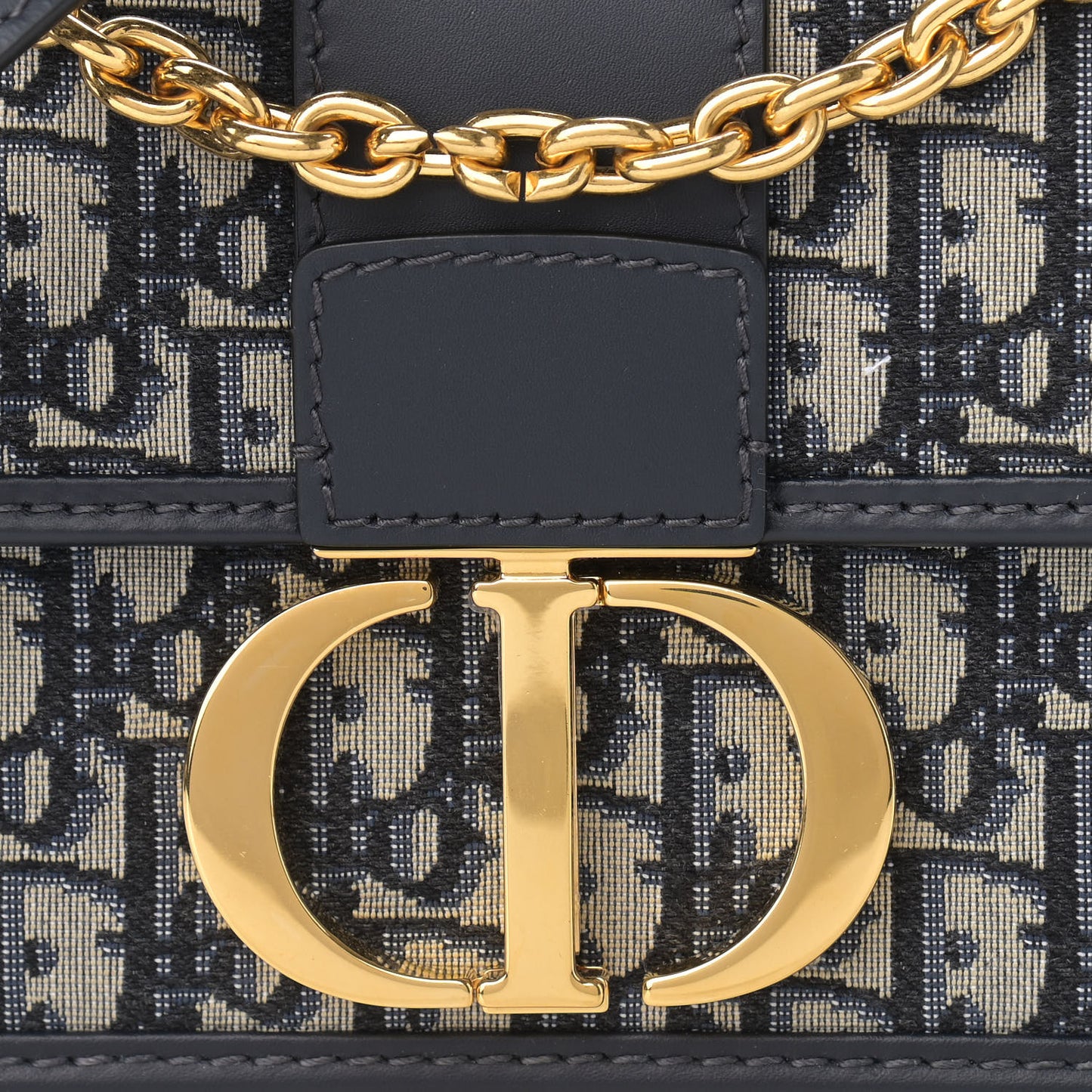Oblique 30 Montaigne Chain Flap Bag Blue