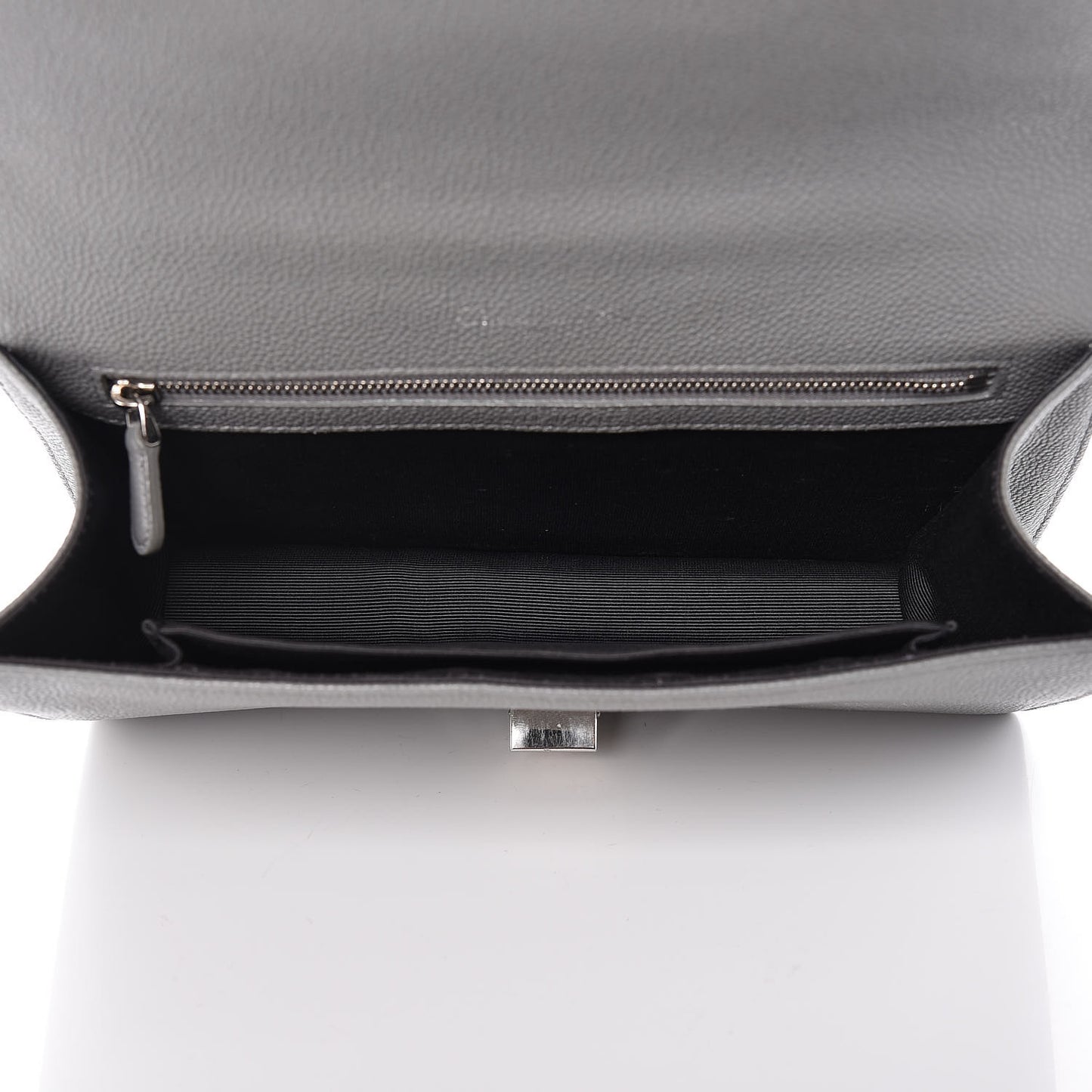 Grained Calfskin Medium Diorama Flap Bag Gris