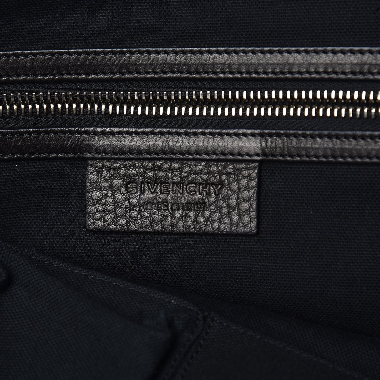 Grained Calfskin Medium Zip Animation Nightingale Black