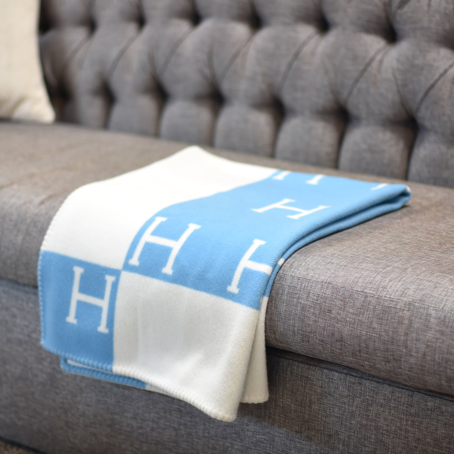 Hermes Wool Cashmere Avalon Baby Blanket Bleu Genievre White 2 of 4