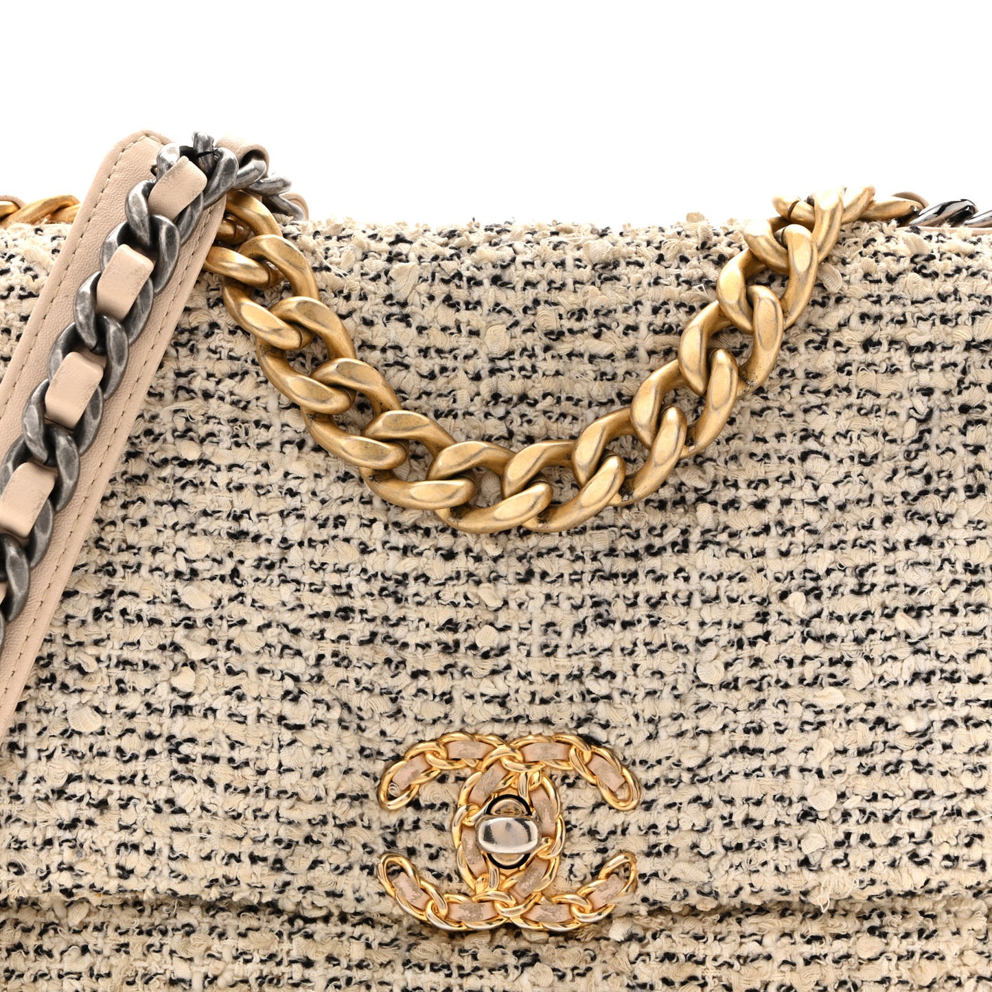Tweed Quilted Medium Chanel 19 Flap Ecru Black