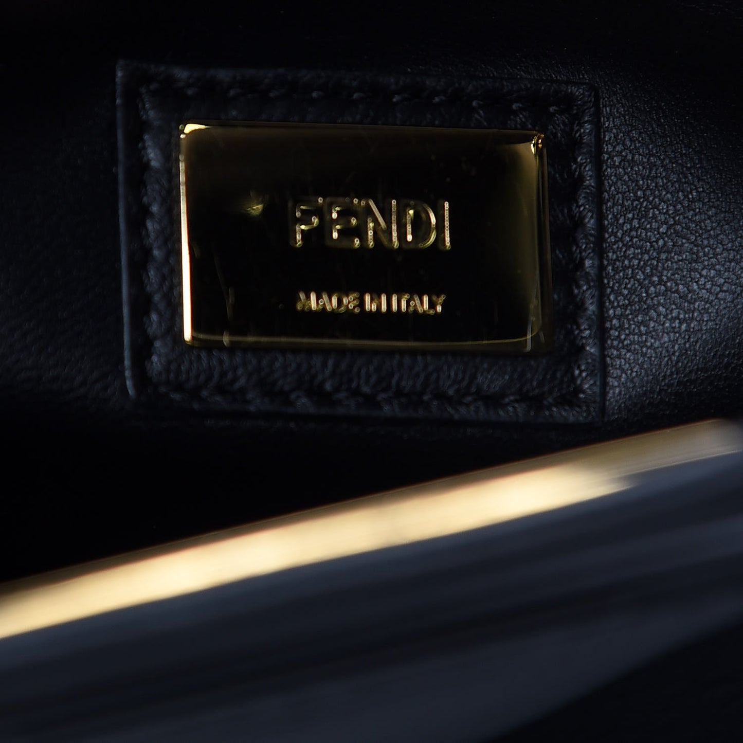 Vitello Seta Shiny Nappa Medium Peekaboo Iconic Satchel Black