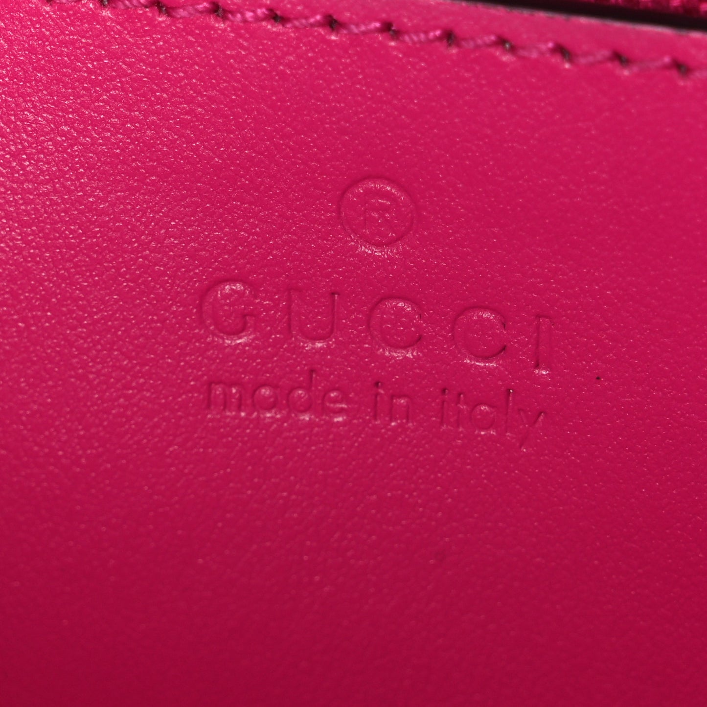 Calfskin Matelasse Monochrome Small GG Marmont Chain Shoulder Bag Classic Fuxia