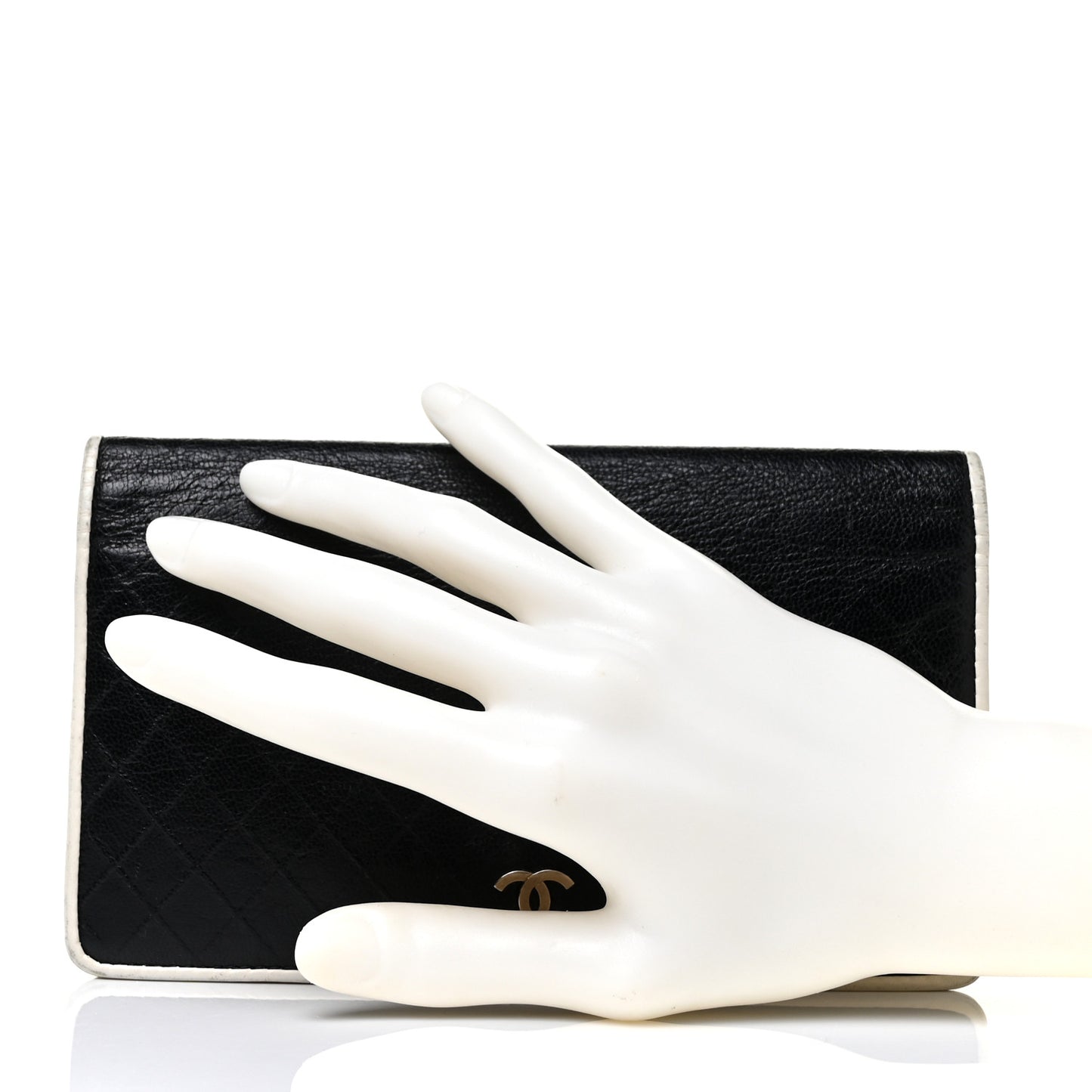 Calfskin Diamond Stitched Yen Wallet Dark Navy Blue