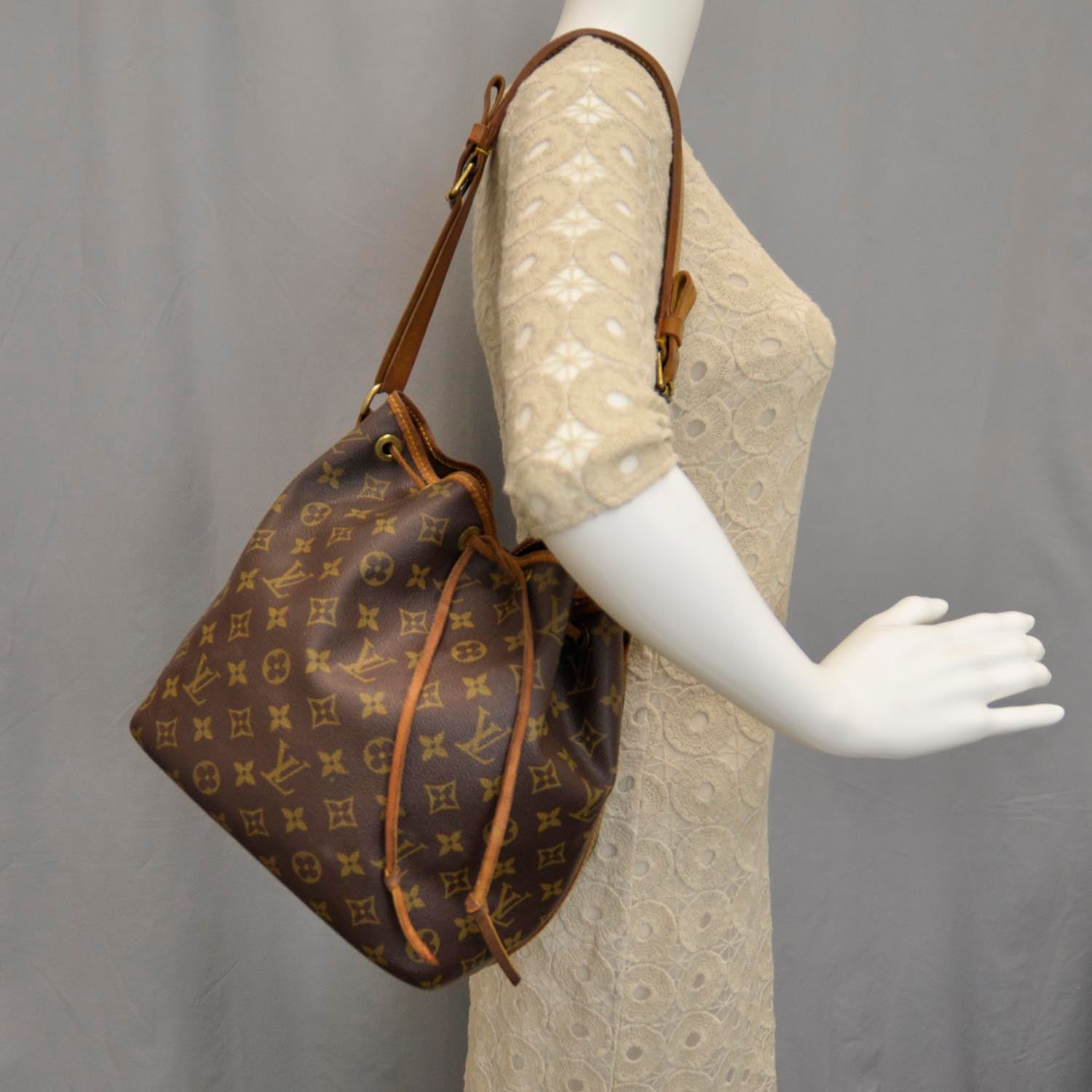 Louis Vuitton Monogram Petit Noe 2 of 10