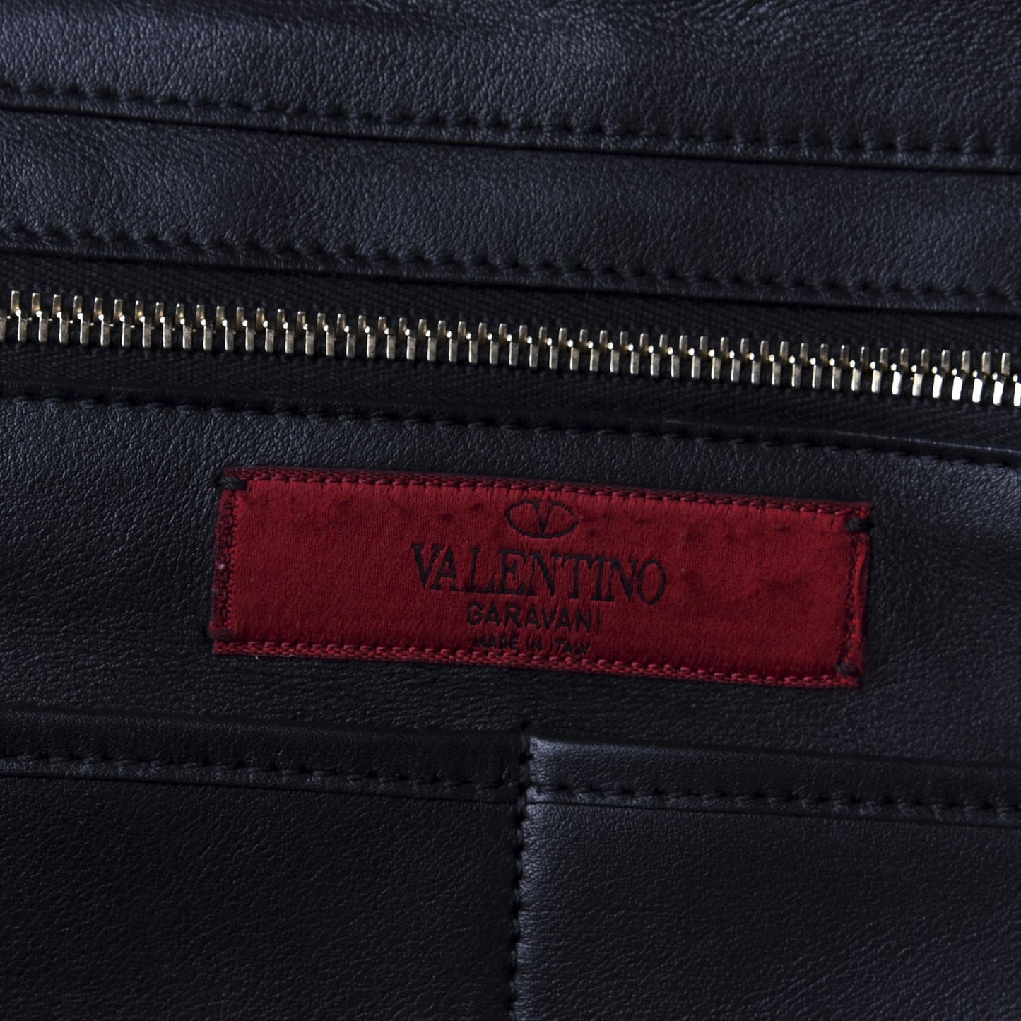 Vitello Medium Rockstud Tote Black