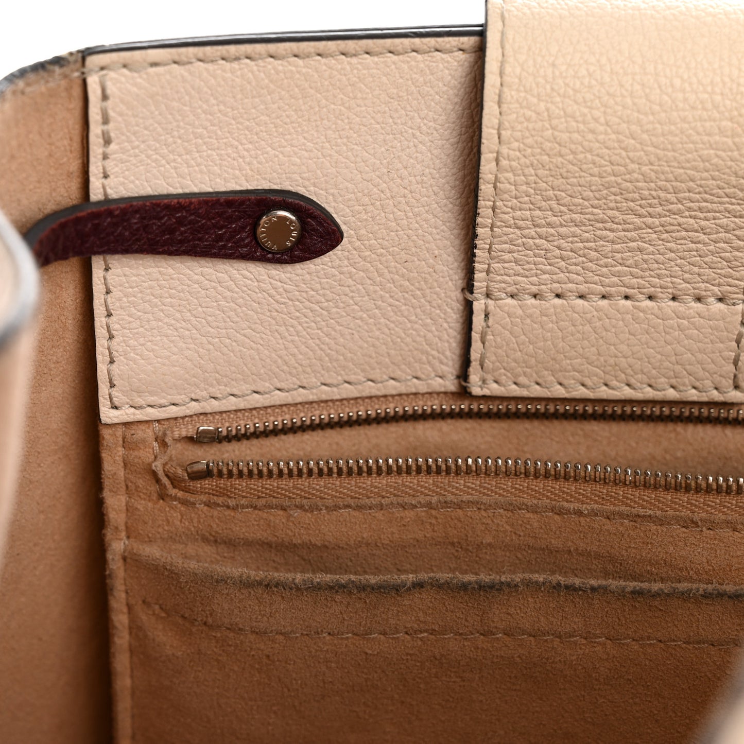 Calfskin Lockme Bucket Soie Quartz Calla