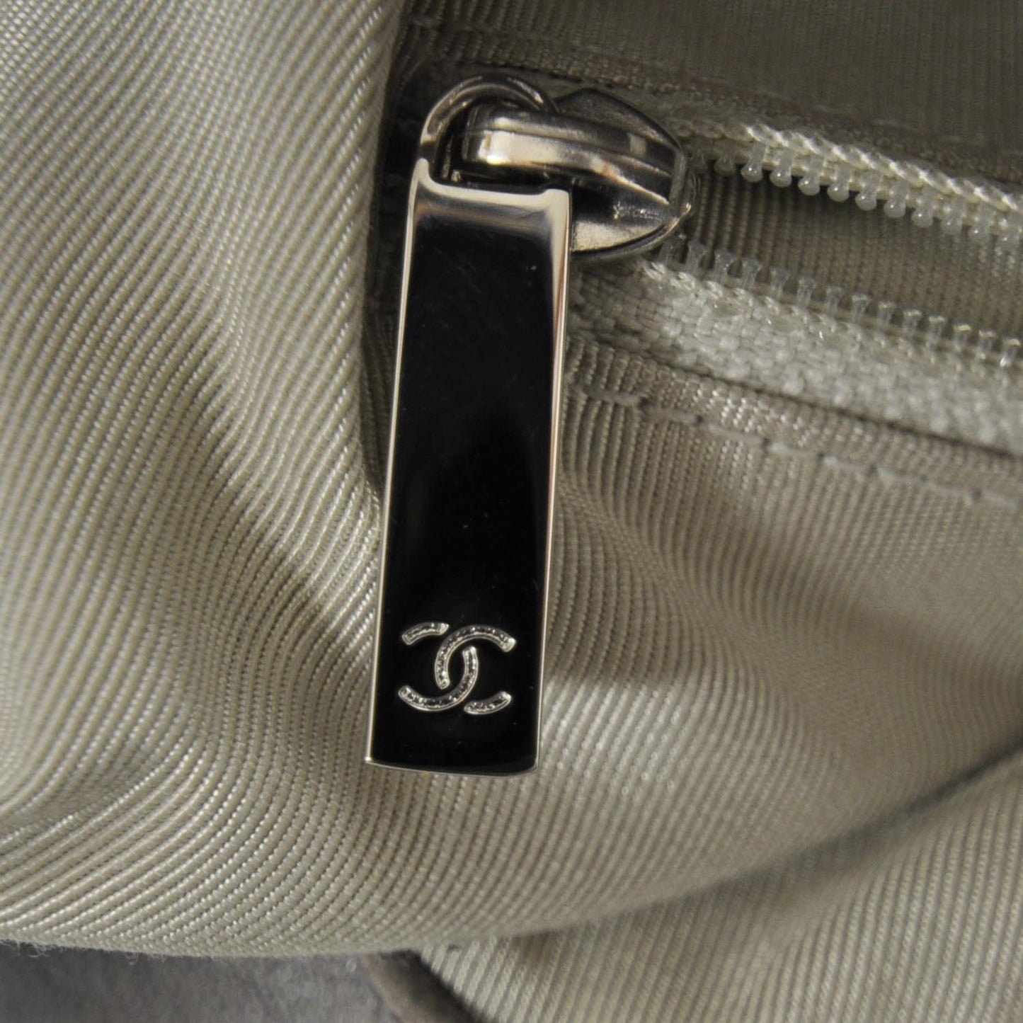 Washed Lambskin Chain Around Hobo Taupe