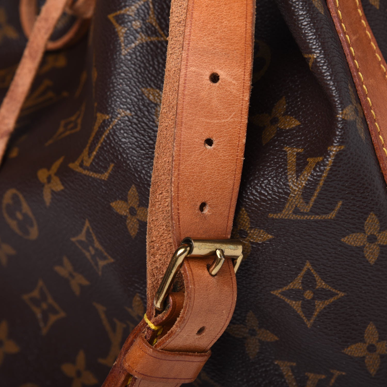 Louis Vuitton Monogram Petit Noe 25 of 27