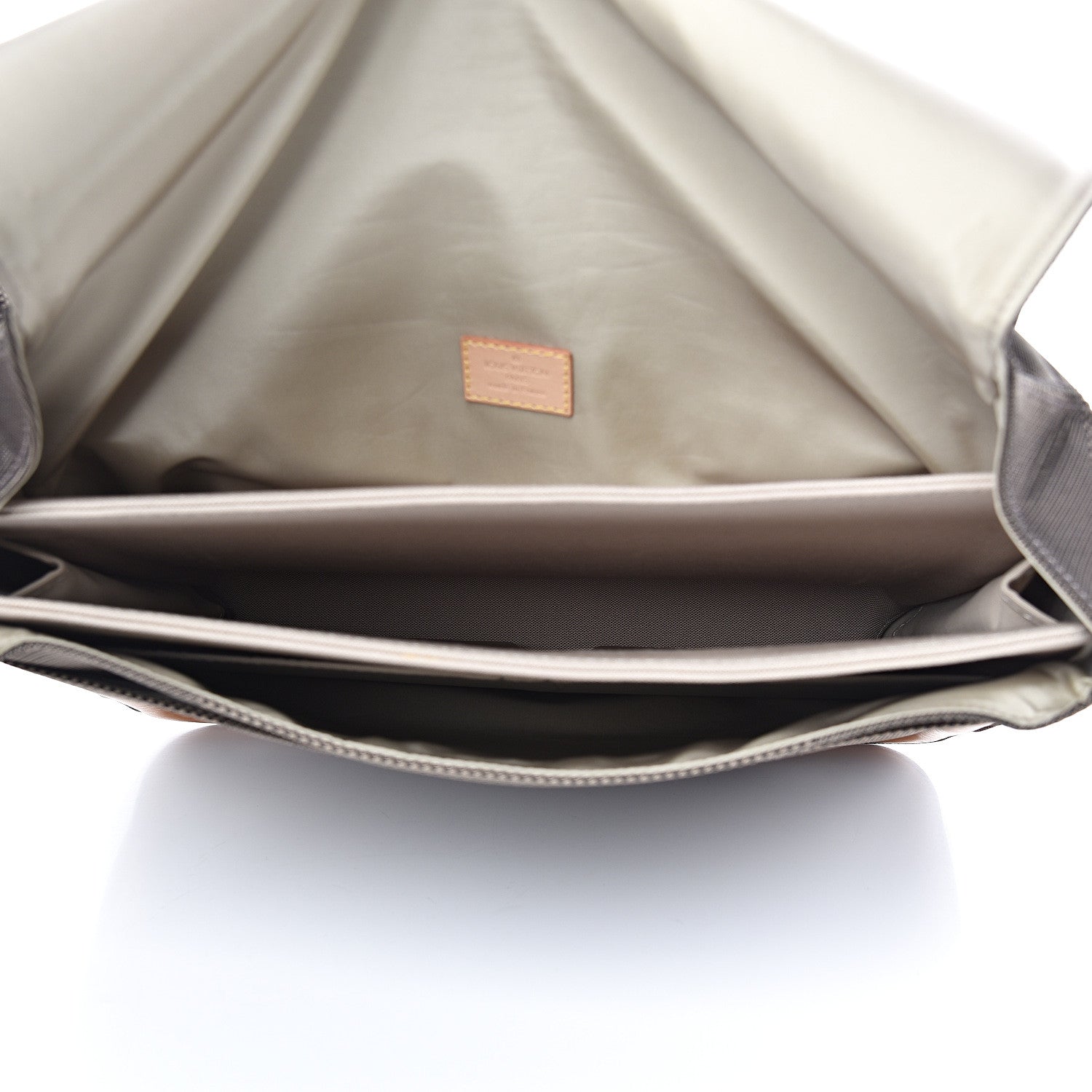Louis Vuitton Damier Geant Messenger Bag Terre 4 of 11