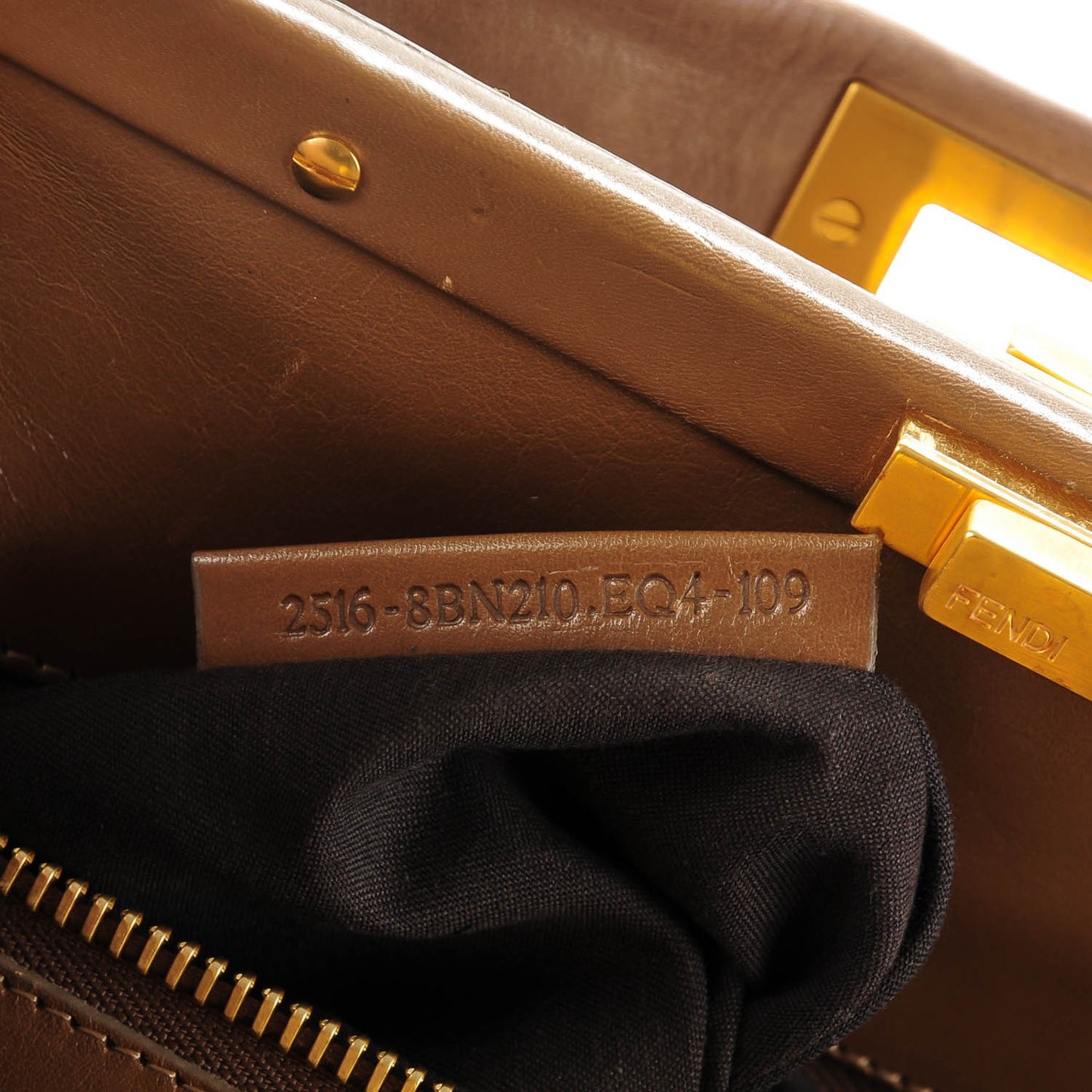Vitello Saddle Large Peekaboo Iconic Satchel Moro