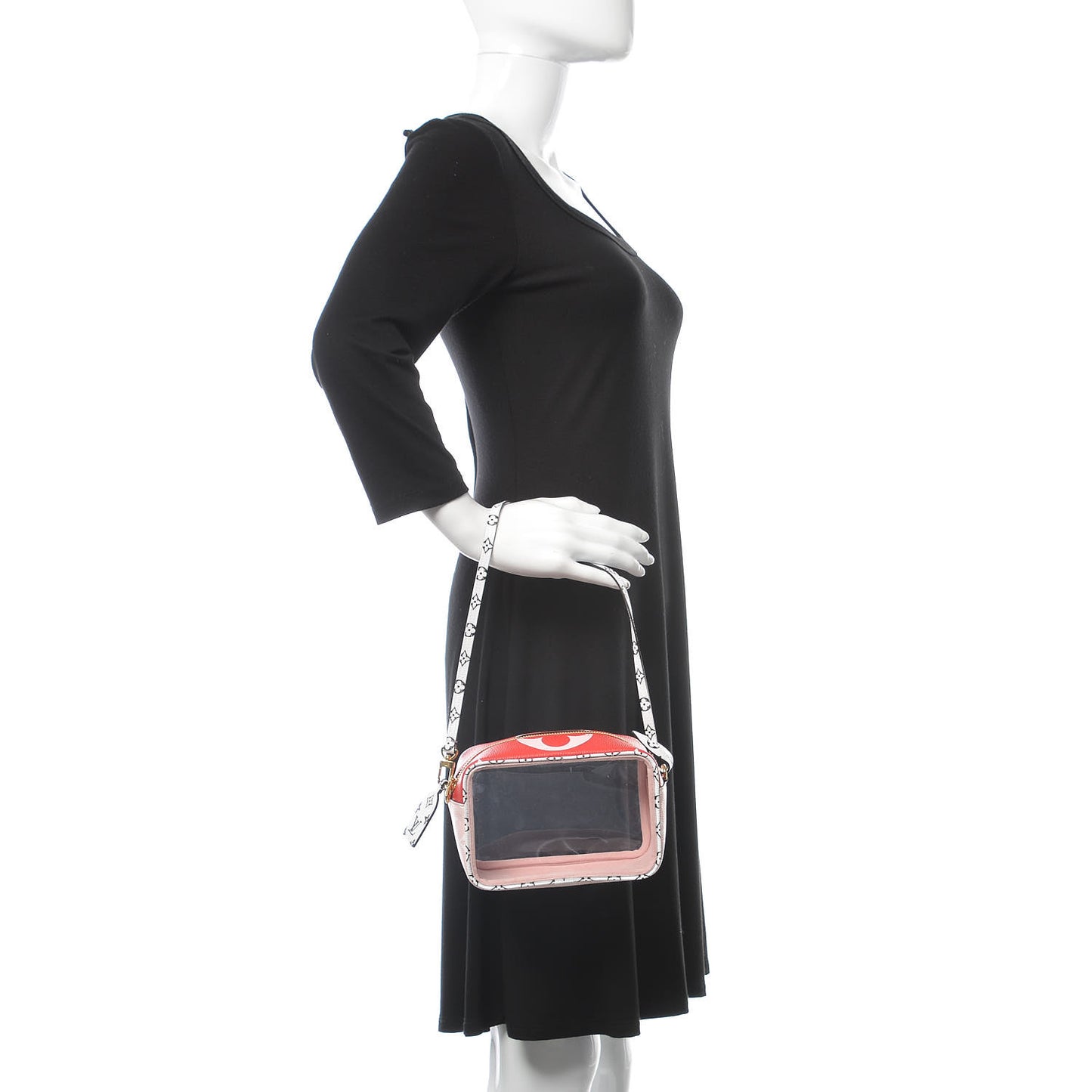 Monogram Giant Beach Pouch Rouge