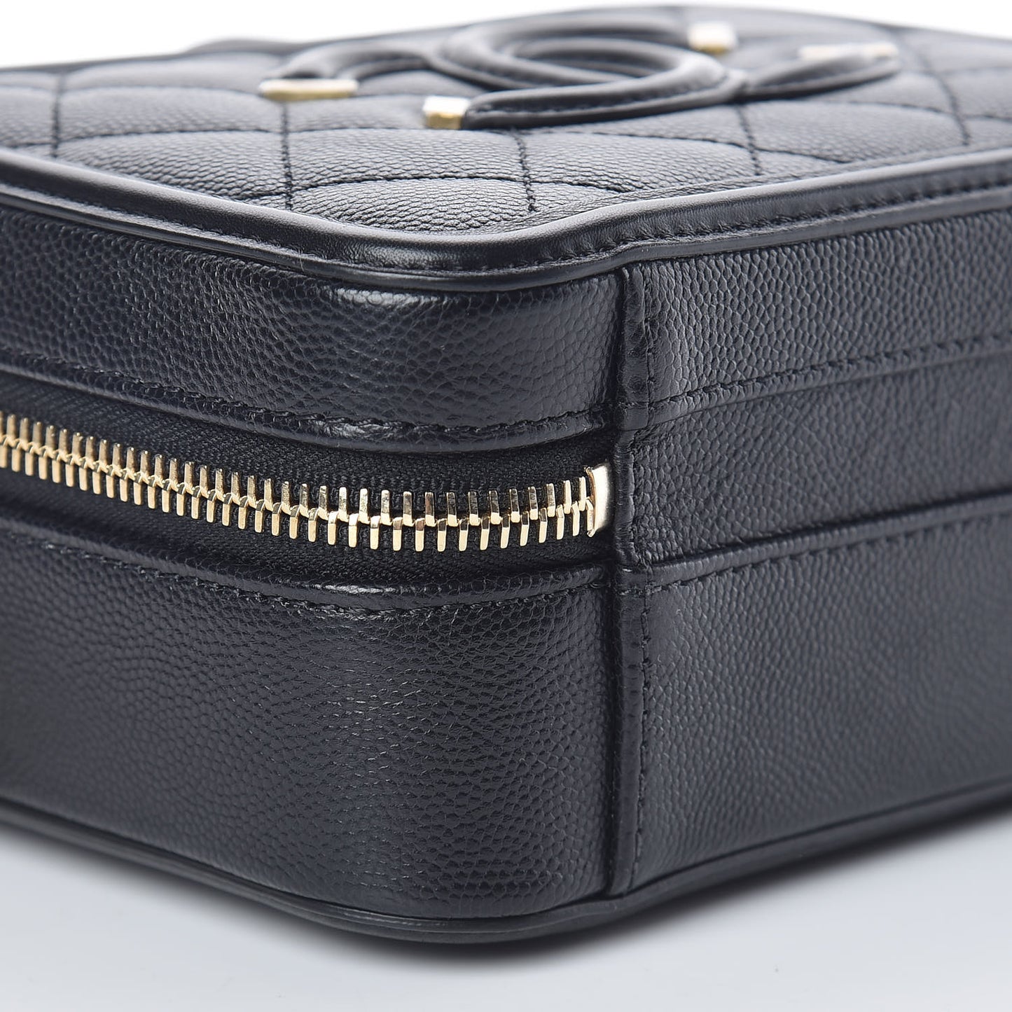 Caviar Quilted Small CC Filigree Vanity Case Black