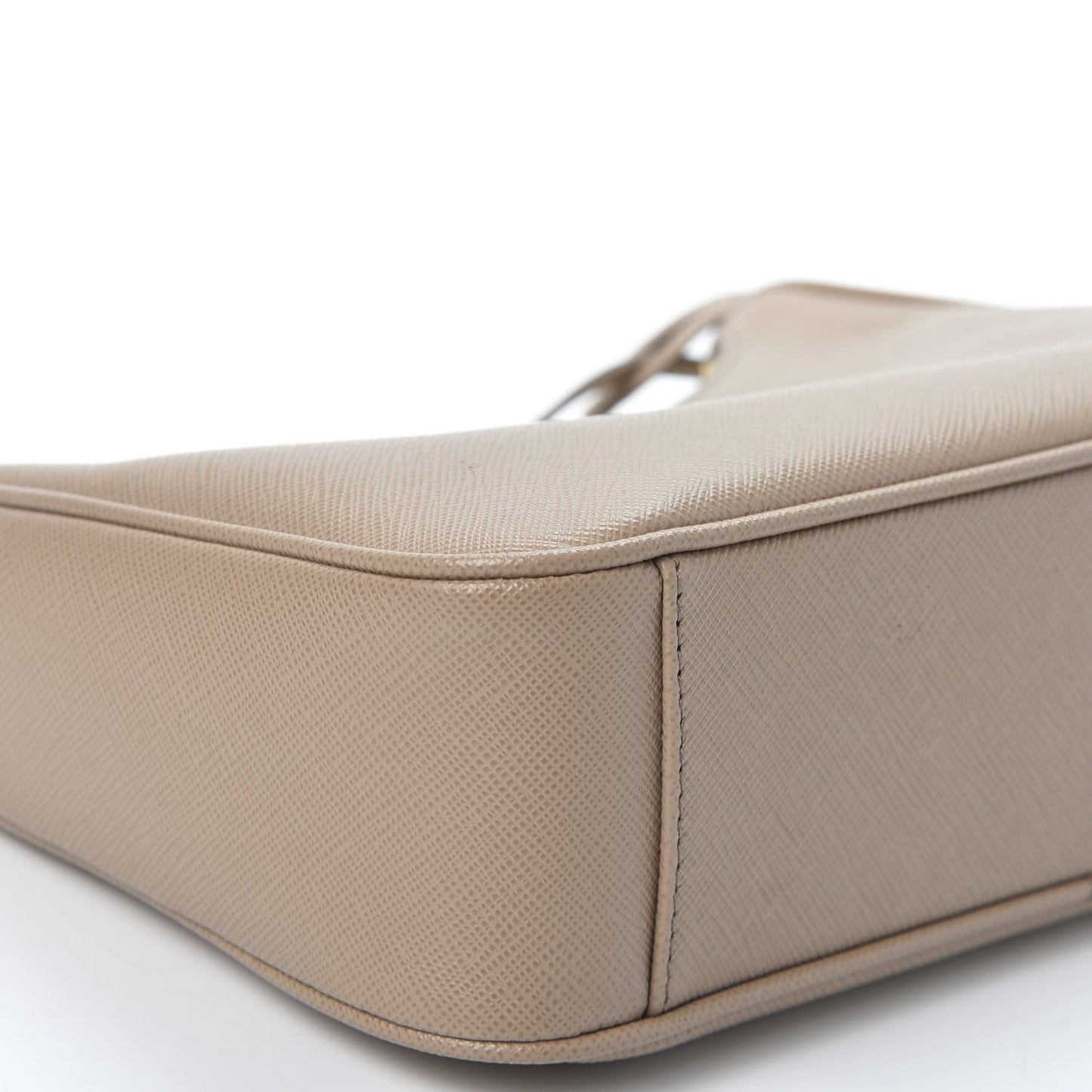 Saffiano Lux Re-Edition 2005 Shoulder Bag Cammeo