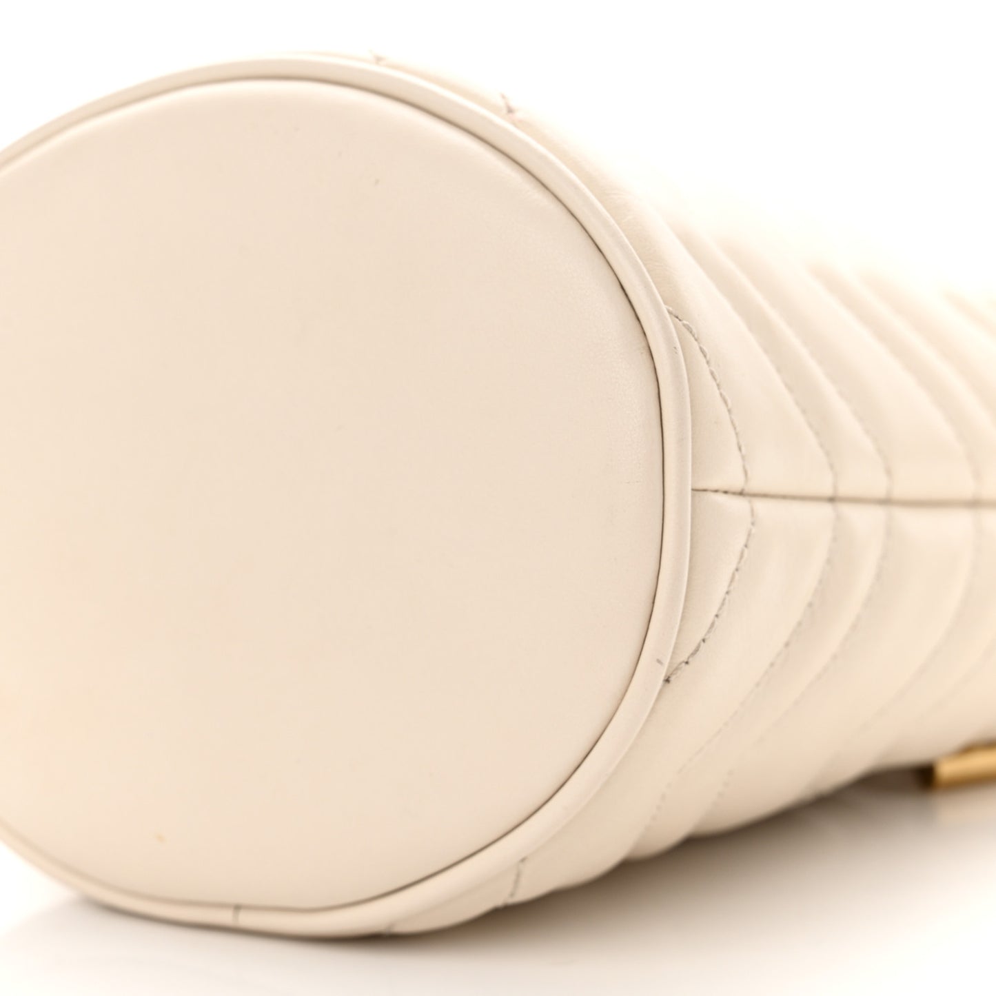 Calfskin Matelasse Mini GG Marmont 2.0 Bucket Bag White