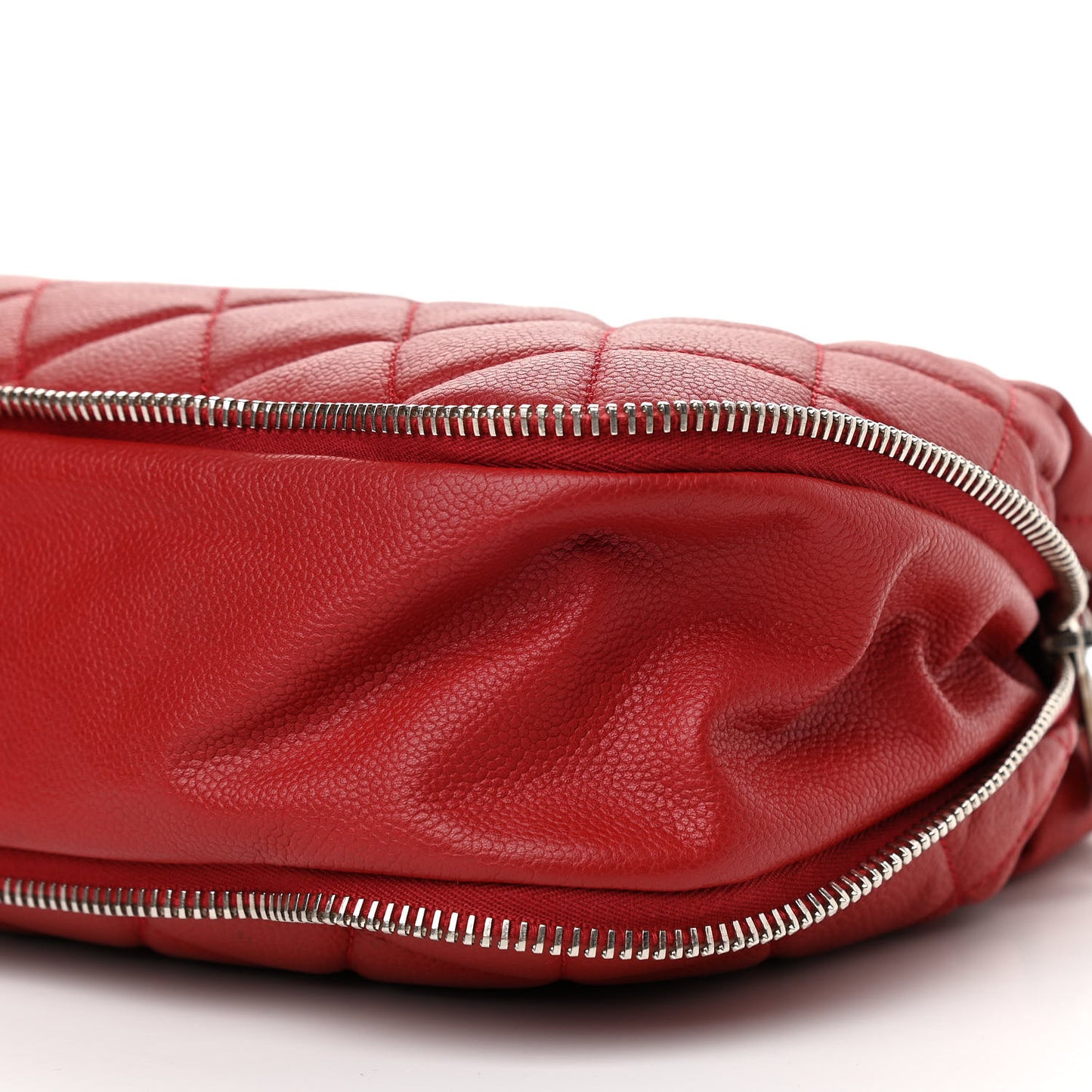 Caviar Quilted Expandable Zip Shoulder Bag Red
