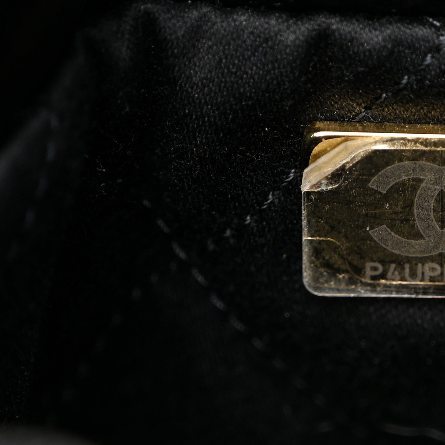 Shiny Crumpled Calfskin Quilted Pearl Mini Chanel 22 Black