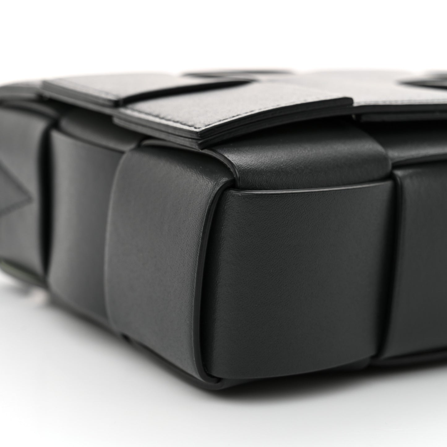 Calfskin Maxi Intreccio Cassette Bag Ardoise Glacier