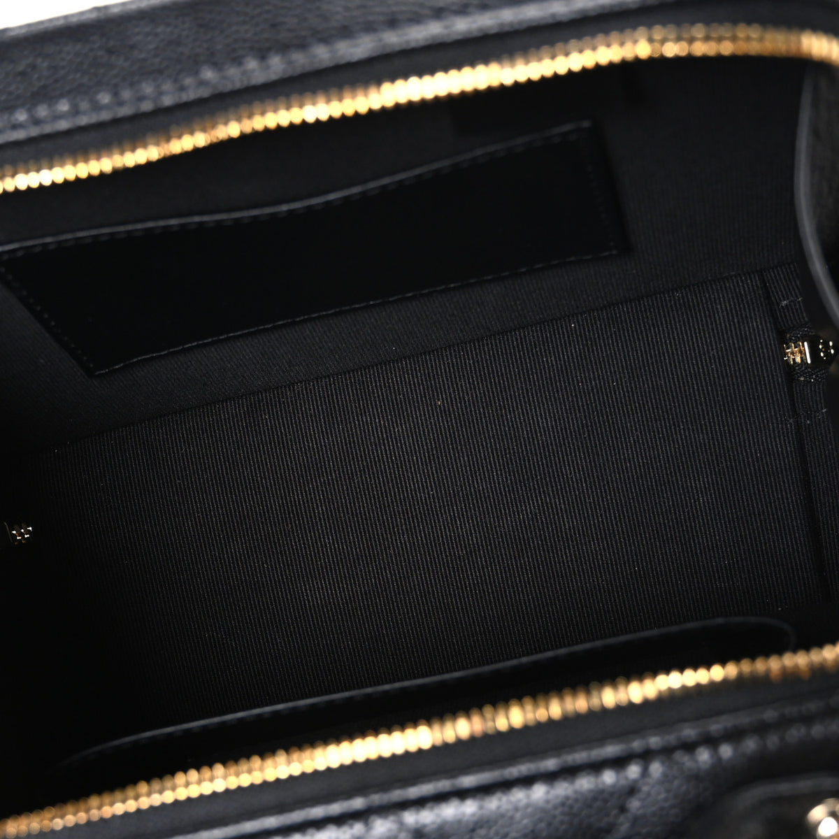 Caviar Quilted Top Handle Vanity With Chain Black