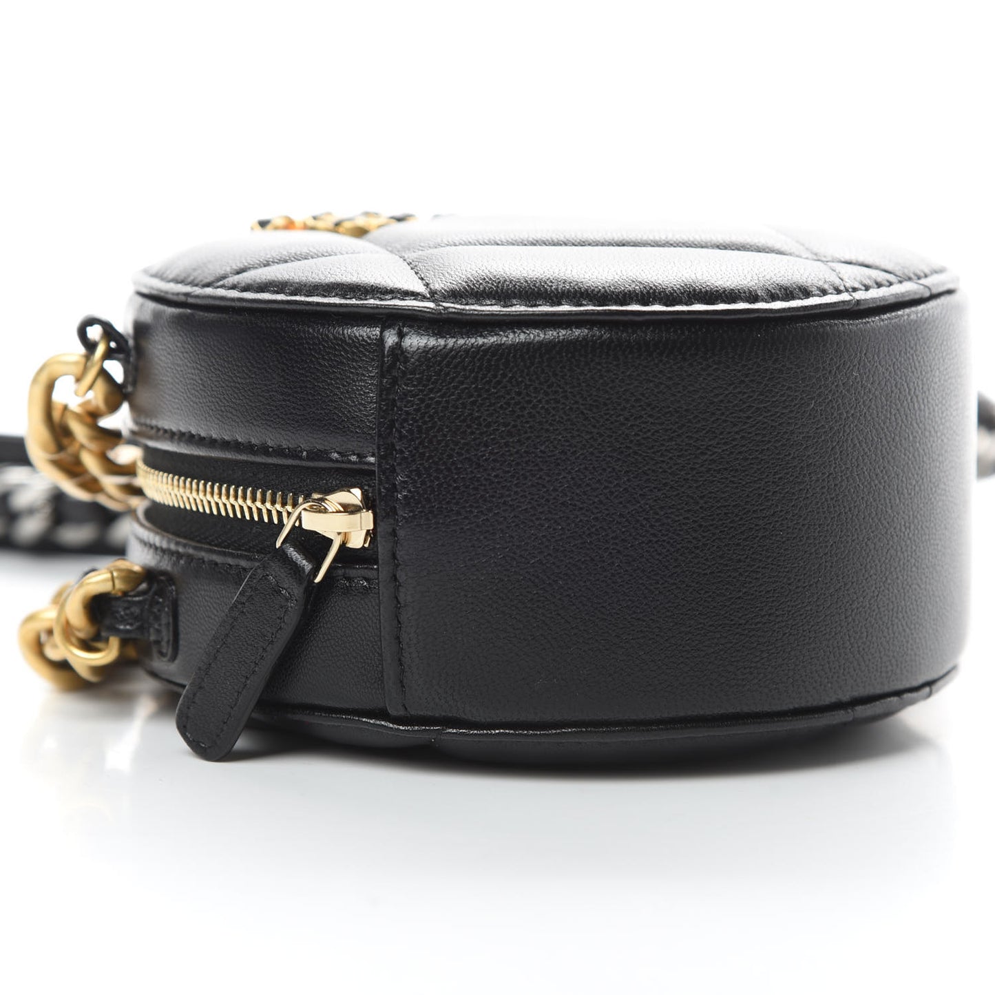 Lambskin Quilted 19 Round Clutch With Chain Black