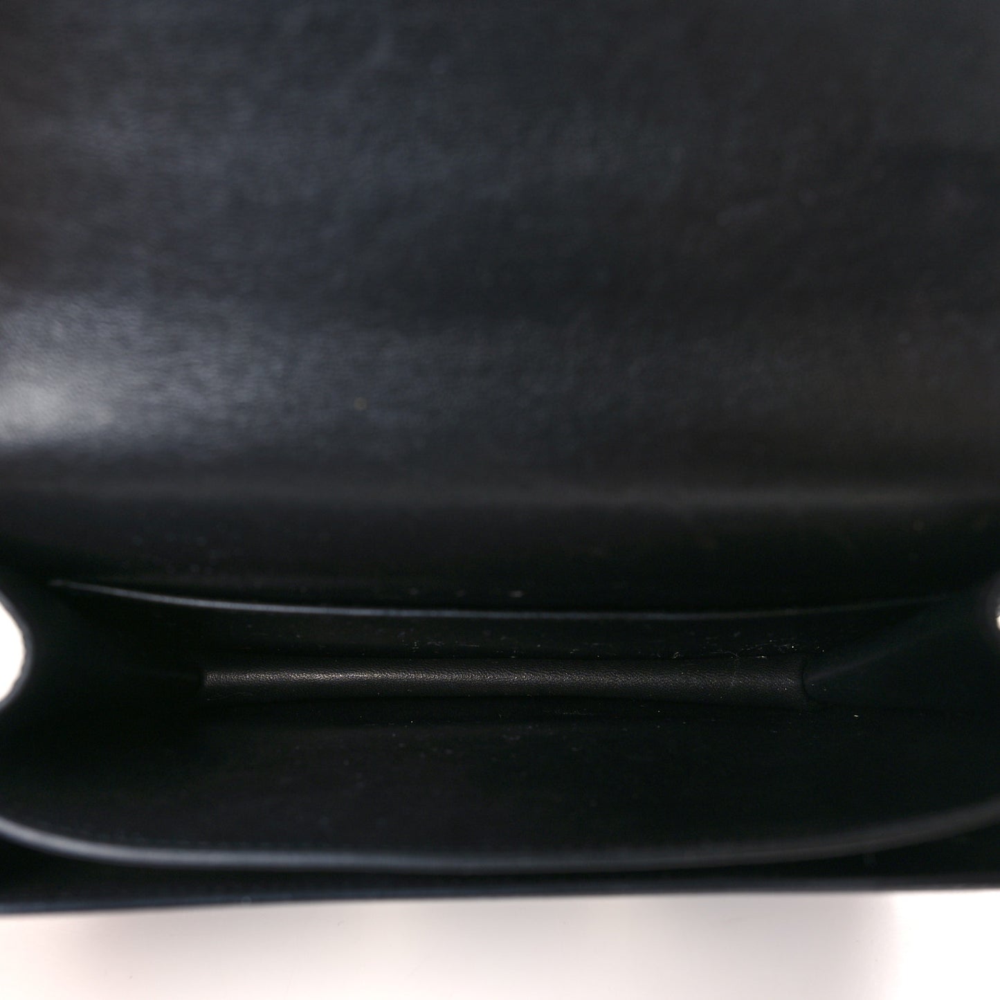 Epsom Constance 18 Black