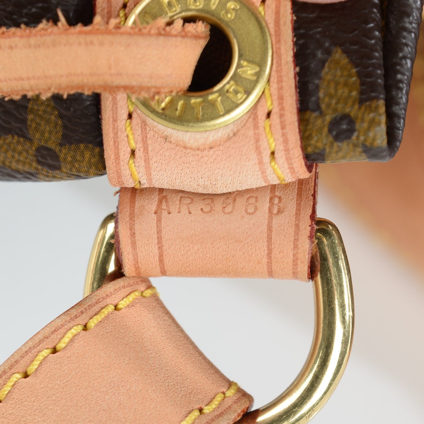 Monogram Noe