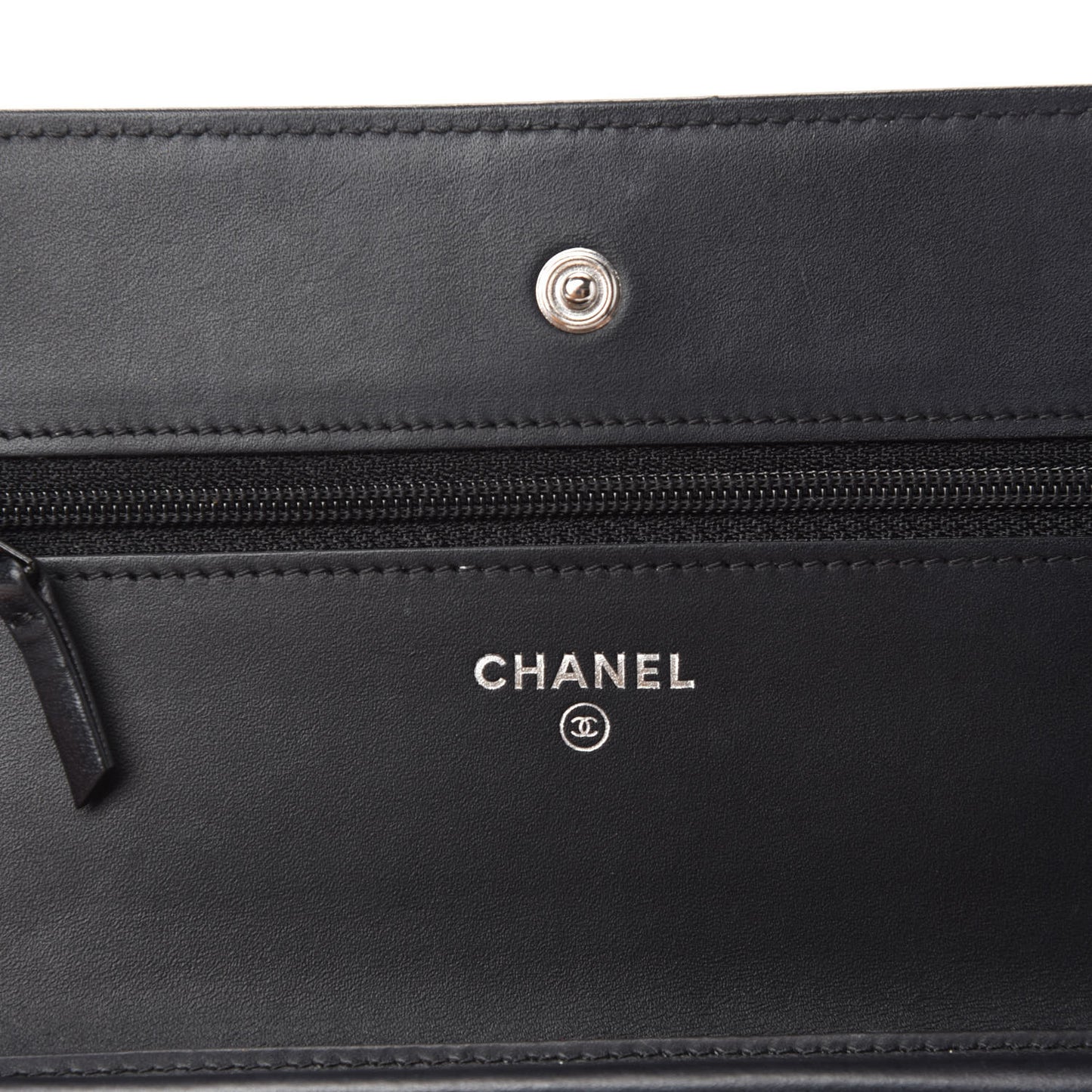 Patent Quilted Wallet On Chain WOC Black