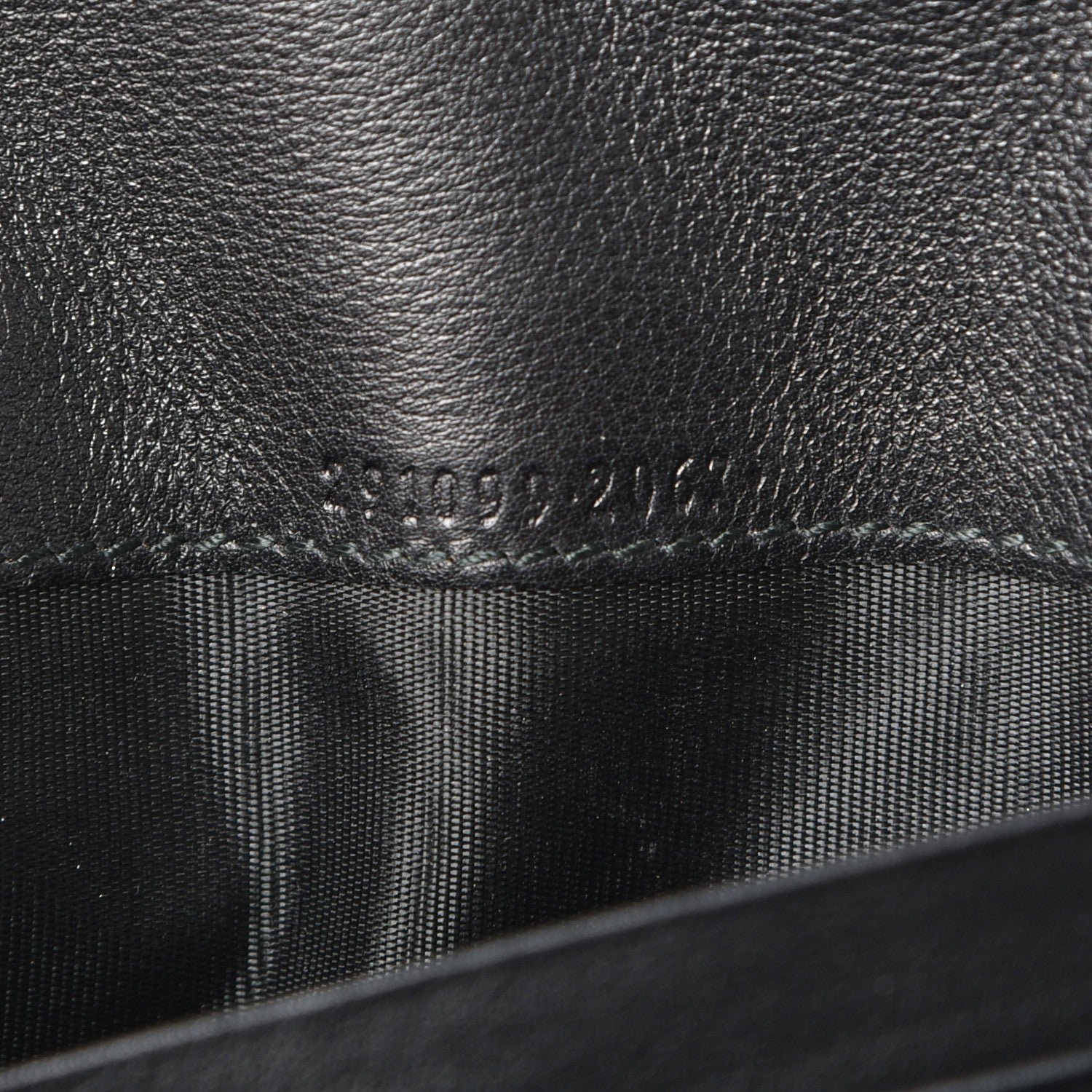 Gucci Microguccissima Dice Continental Chain Wallet Black 6 of 7