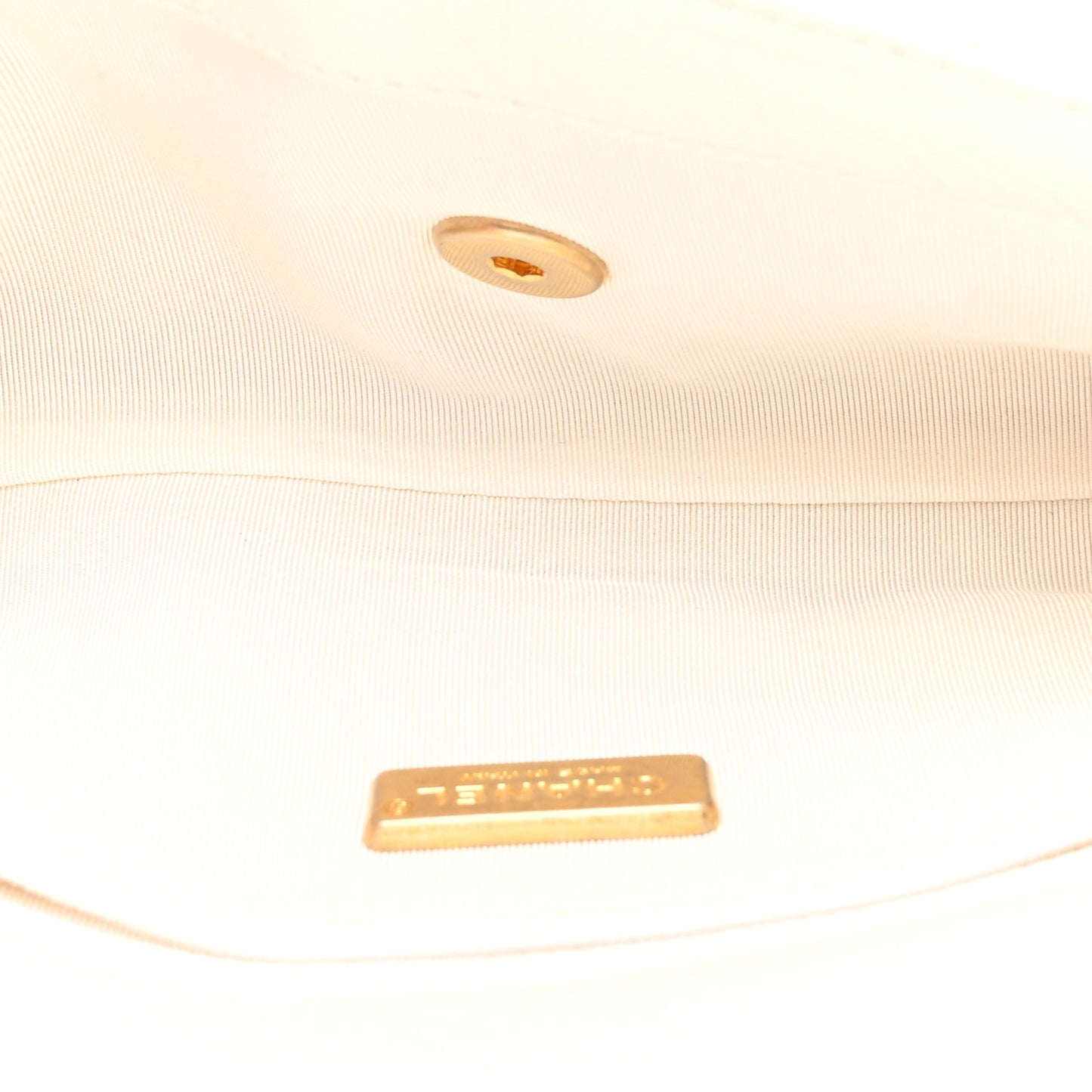 Glazed Calfskin Pleated Chain Stitch East West Flap White