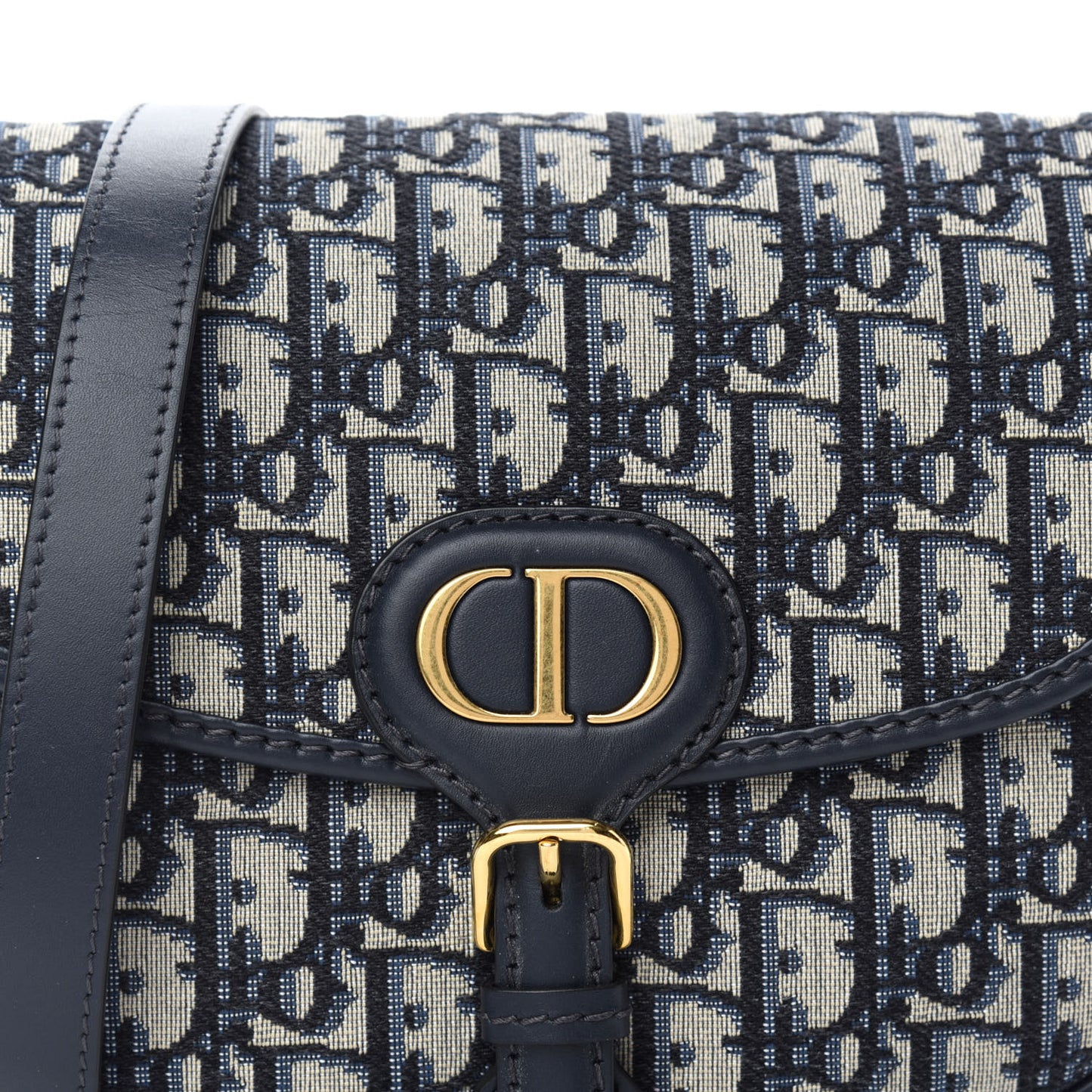 Oblique Medium Bobby Flap Blue