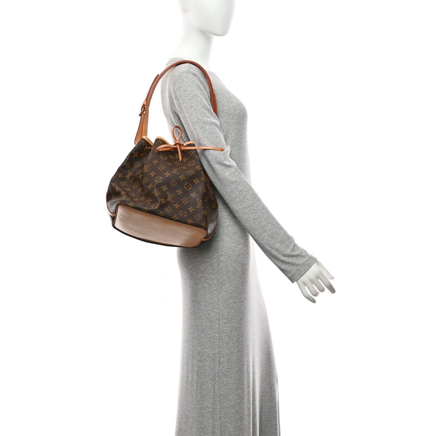Louis Vuitton Monogram Petit Noe 2 of 12