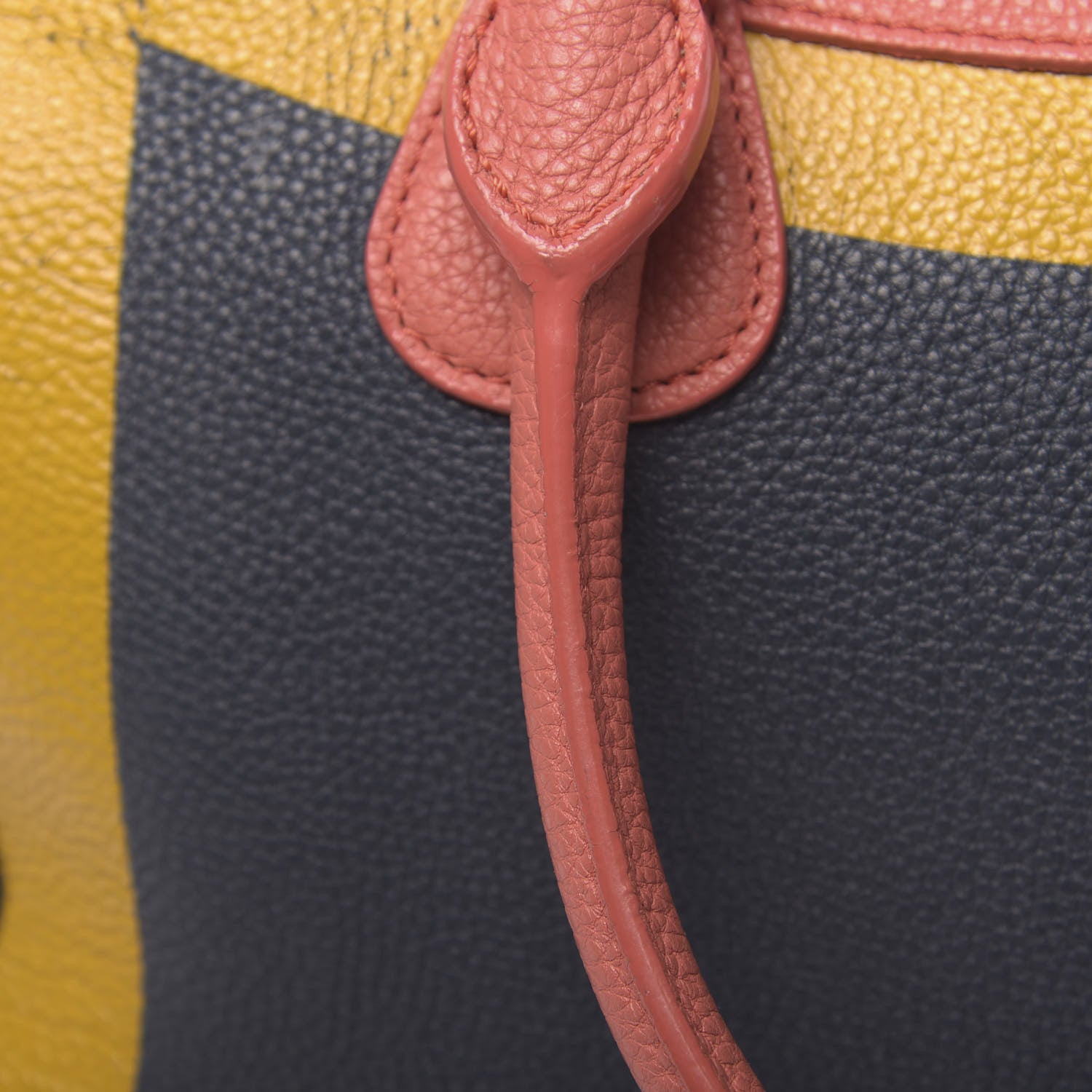 Burberry Grainy Calfskin Small The Bee Top Handle Storm Blue Bright Peony 11 of 21