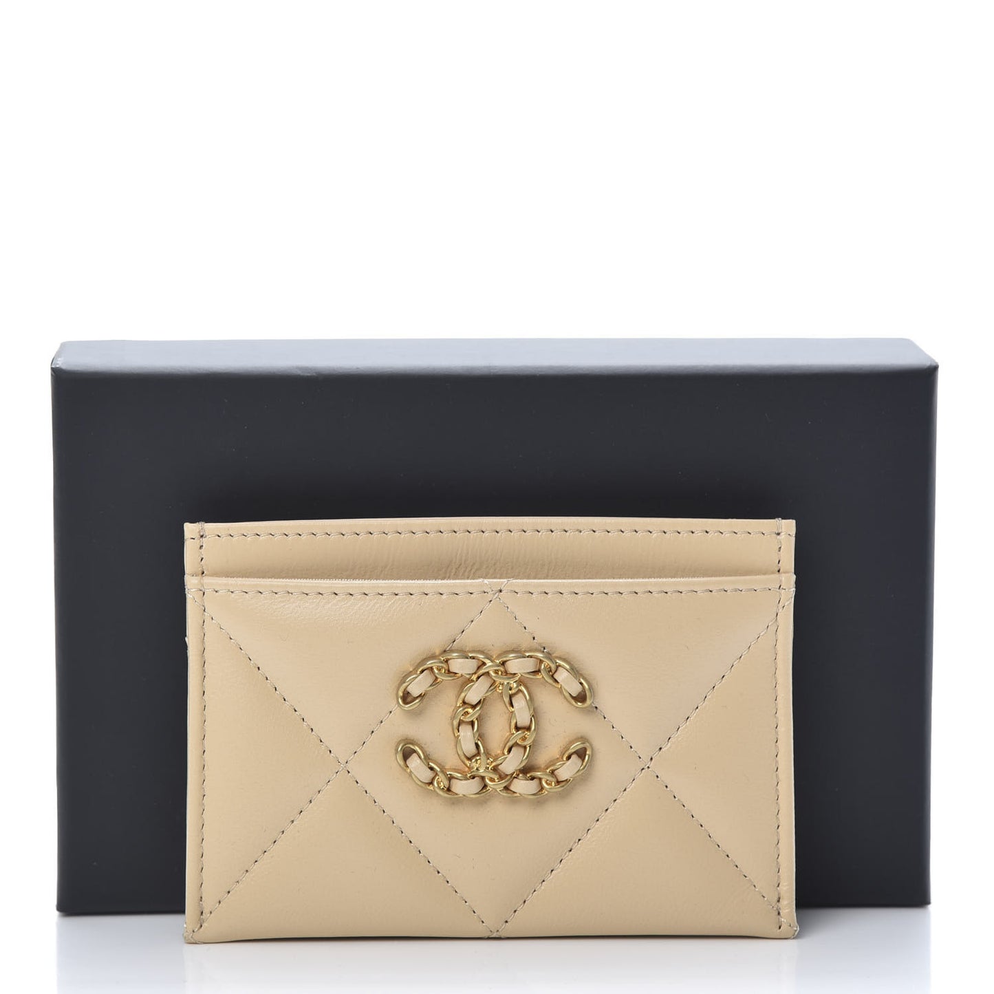 Shiny Goatskin Quilted Chanel 19 Card Holder Beige