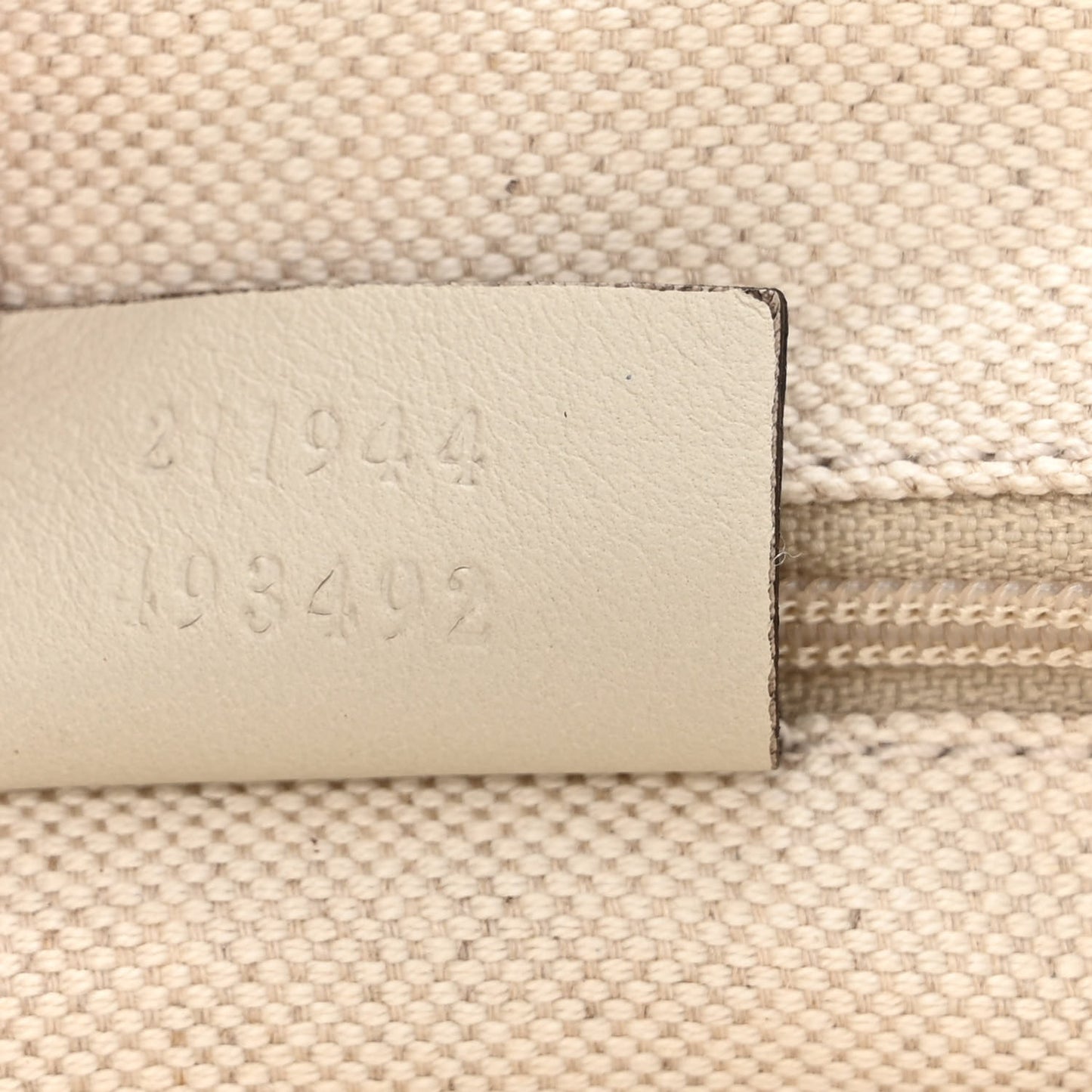 Guccissima Medium Sukey Tote Mystic White