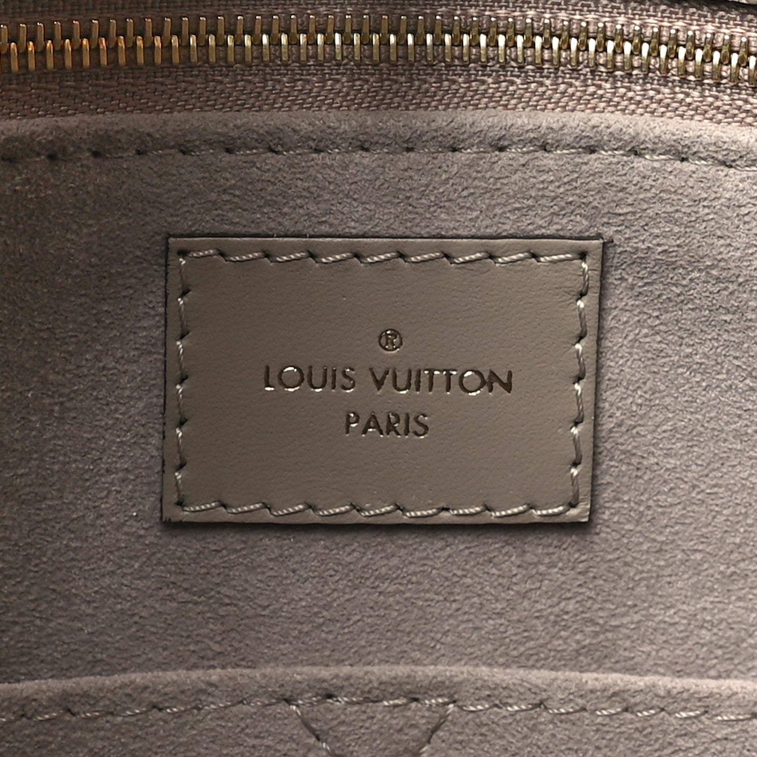 Louis Vuitton Empreinte Monogram Giant Onthego MM Tourterelle 6 of 9