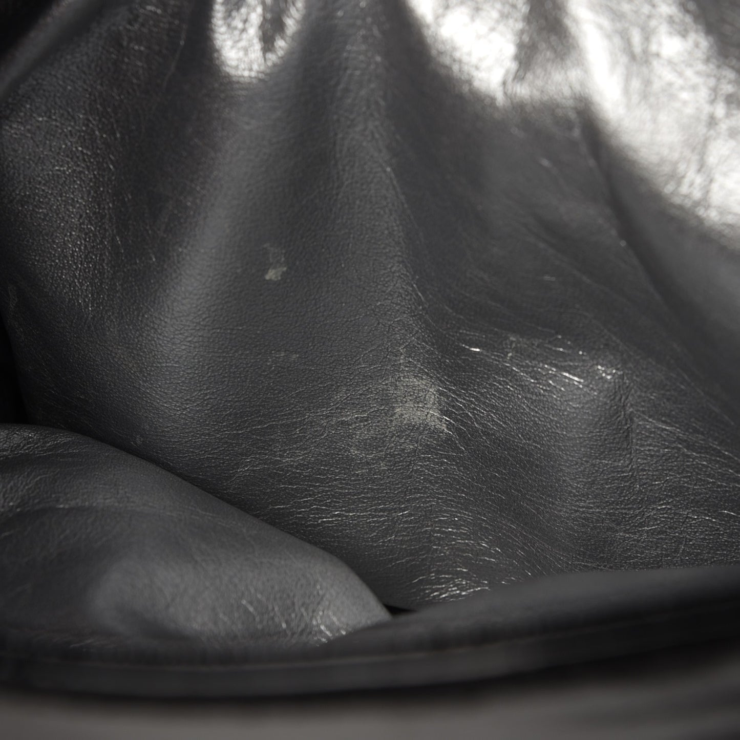 Patent Calfskin Large Luxe Ligne Tote Black