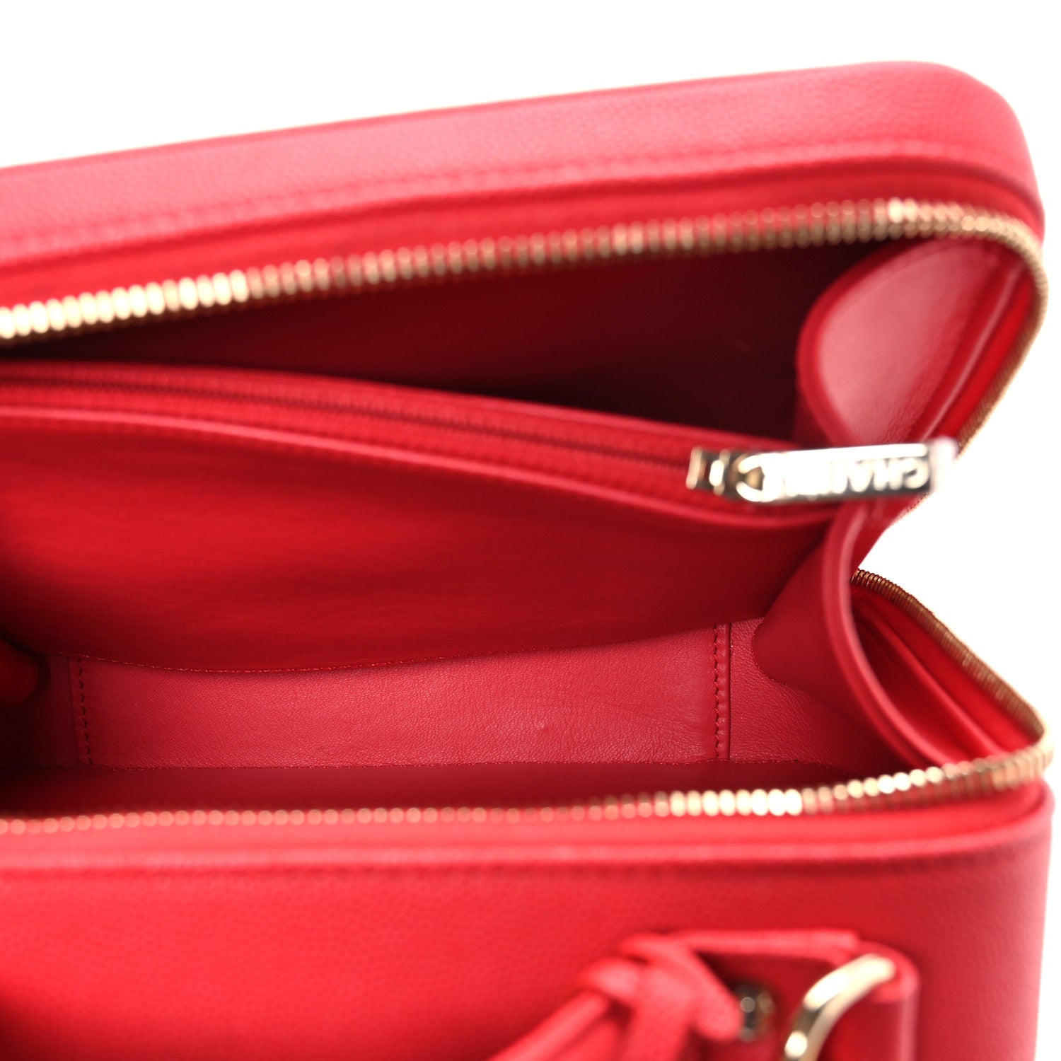 Chanel Caviar Quilted Medium CC Filigree Vanity Case Red 5 of 10