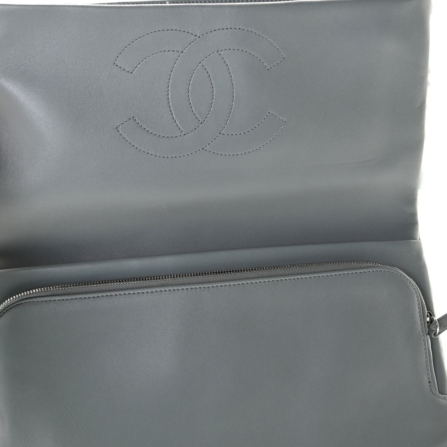 Shearling Lambskin Chanel 100% Clutch Grey