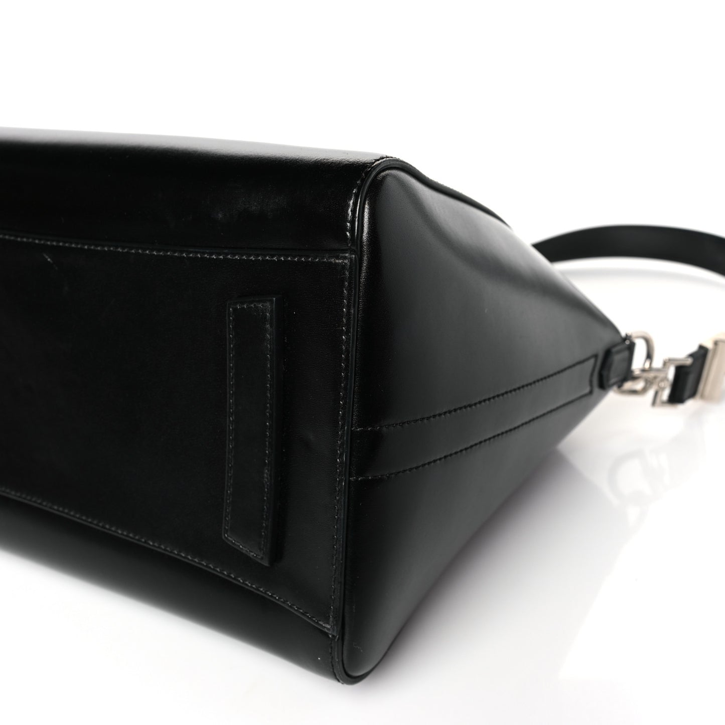 Shiny Lord Calfskin Medium Antigona Black