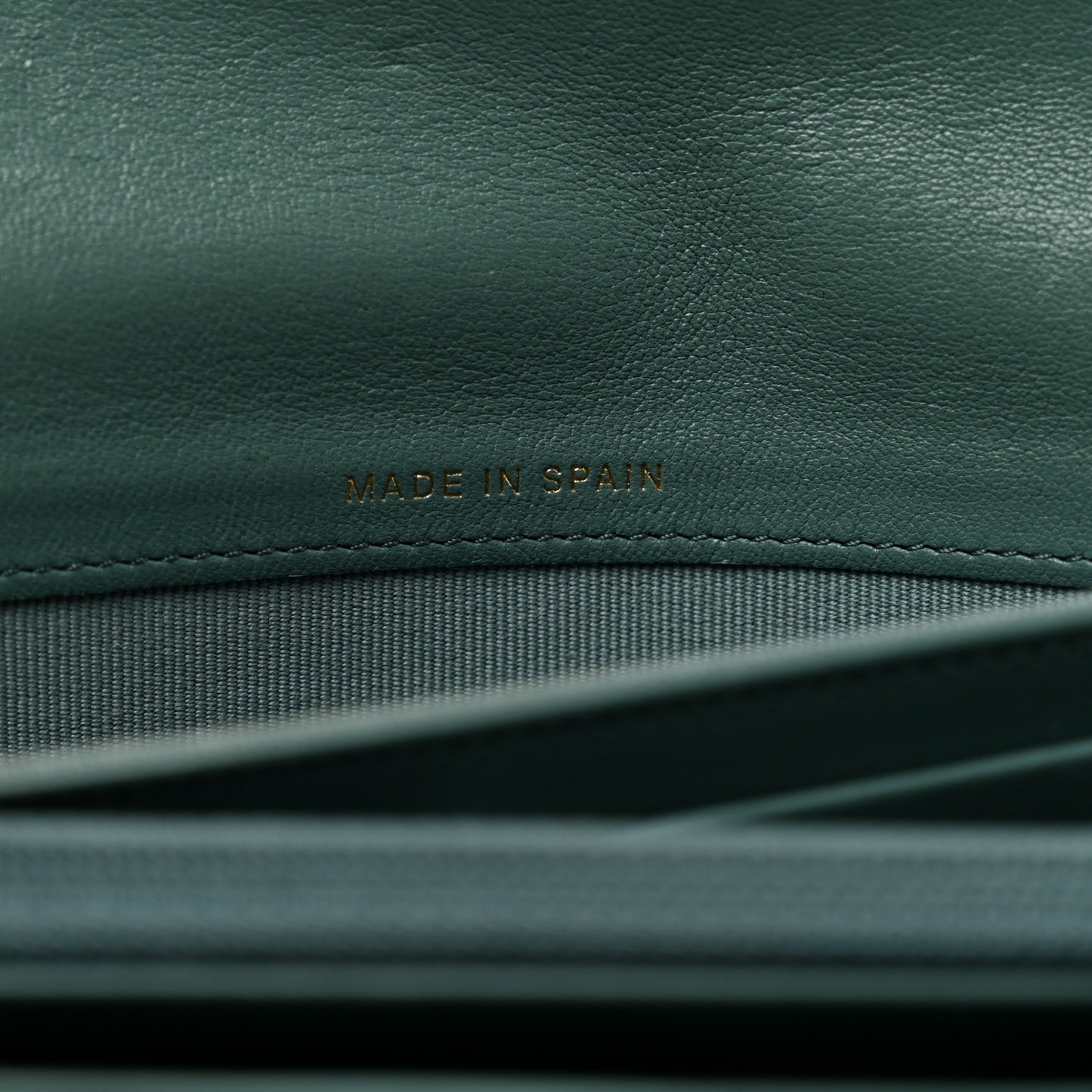 Lambskin Quilted Chanel 19 Flap Wallet Green