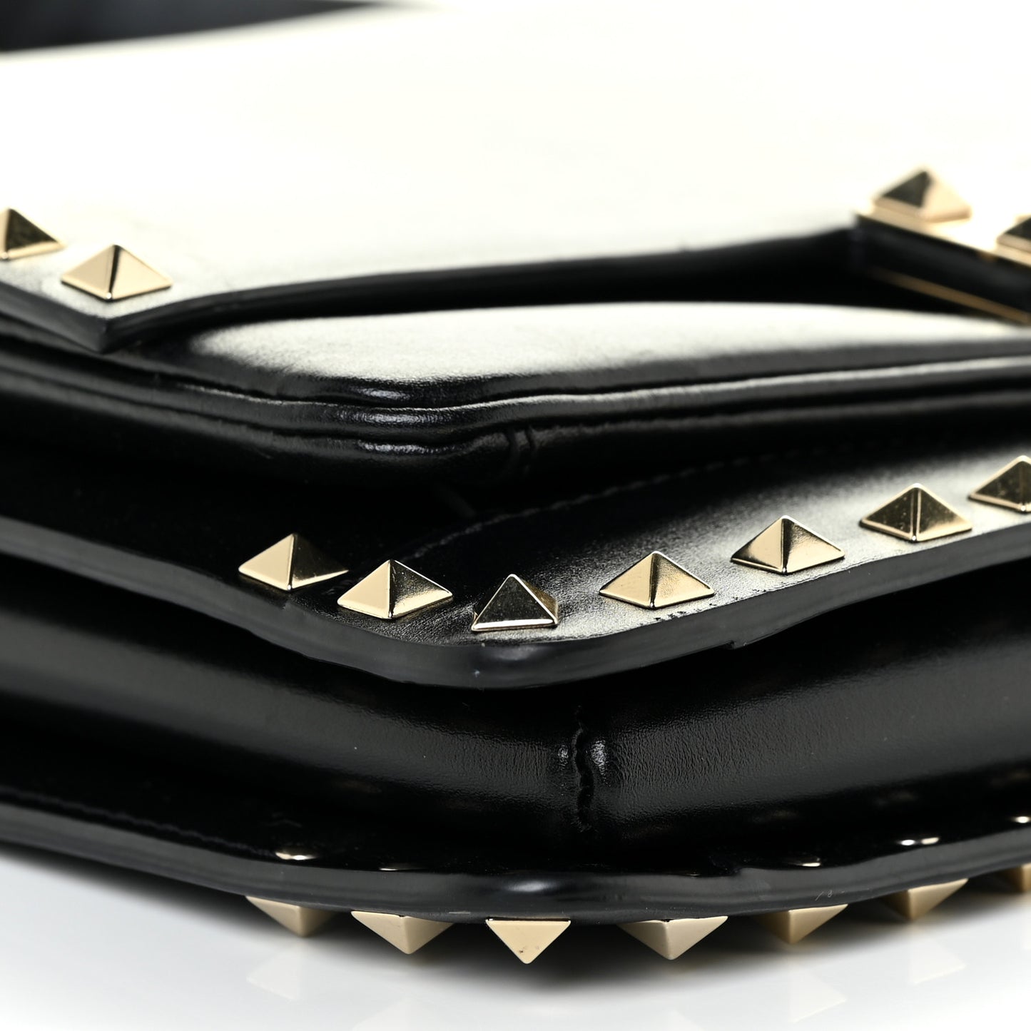 Vitello Rockstud Flip Lock Flap Messenger Black