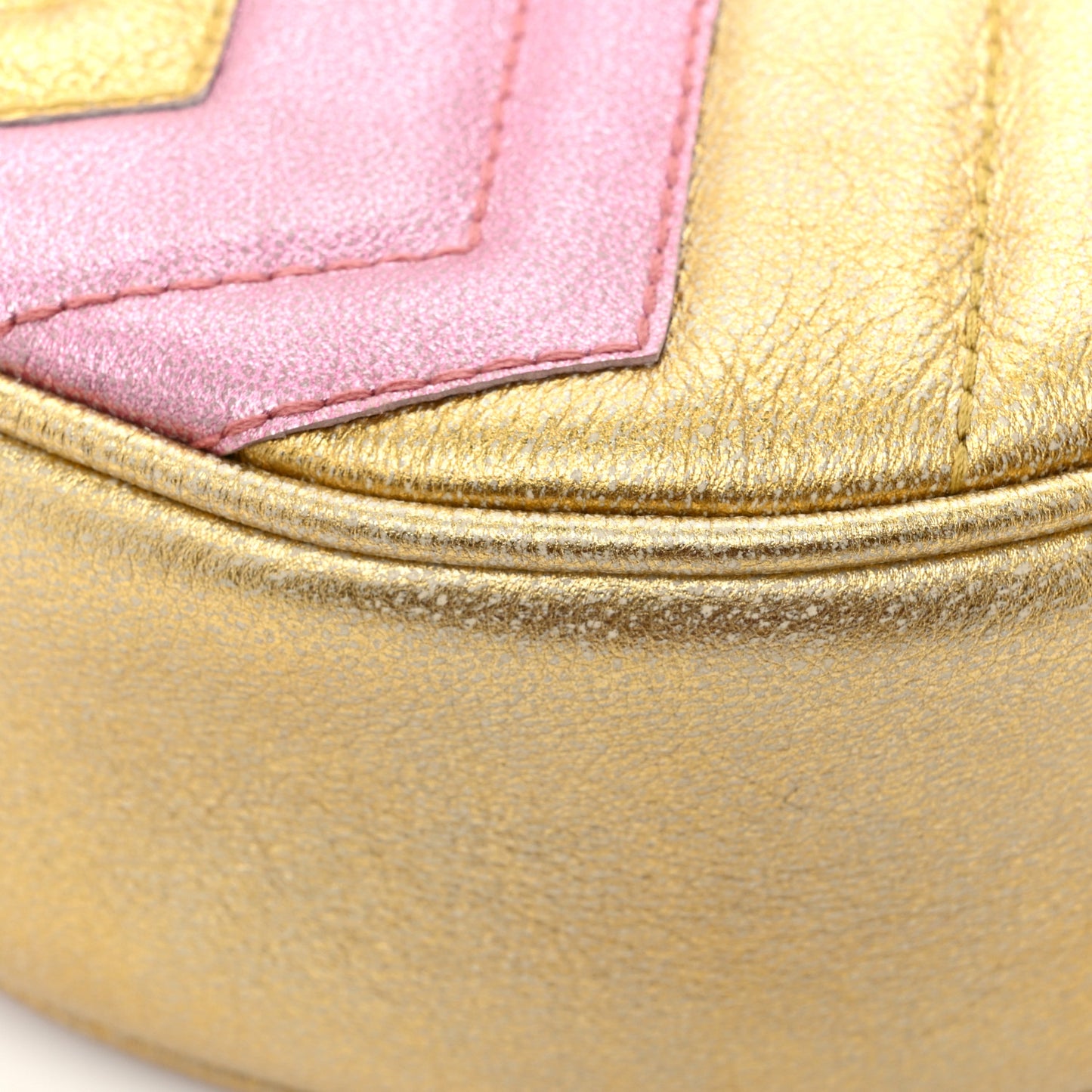 Metallic Nappa Matelasse Heart Mini GG Marmont Round Shoulder Bag Oro Vecchio Rosa