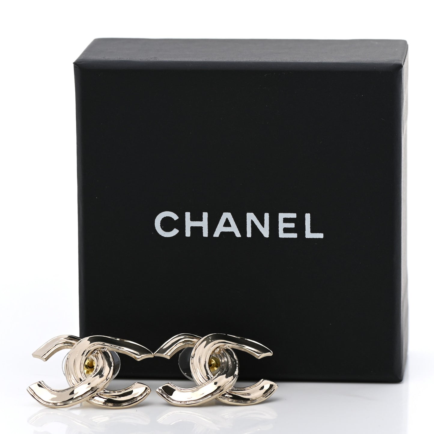 Metal CC Earrings Gold