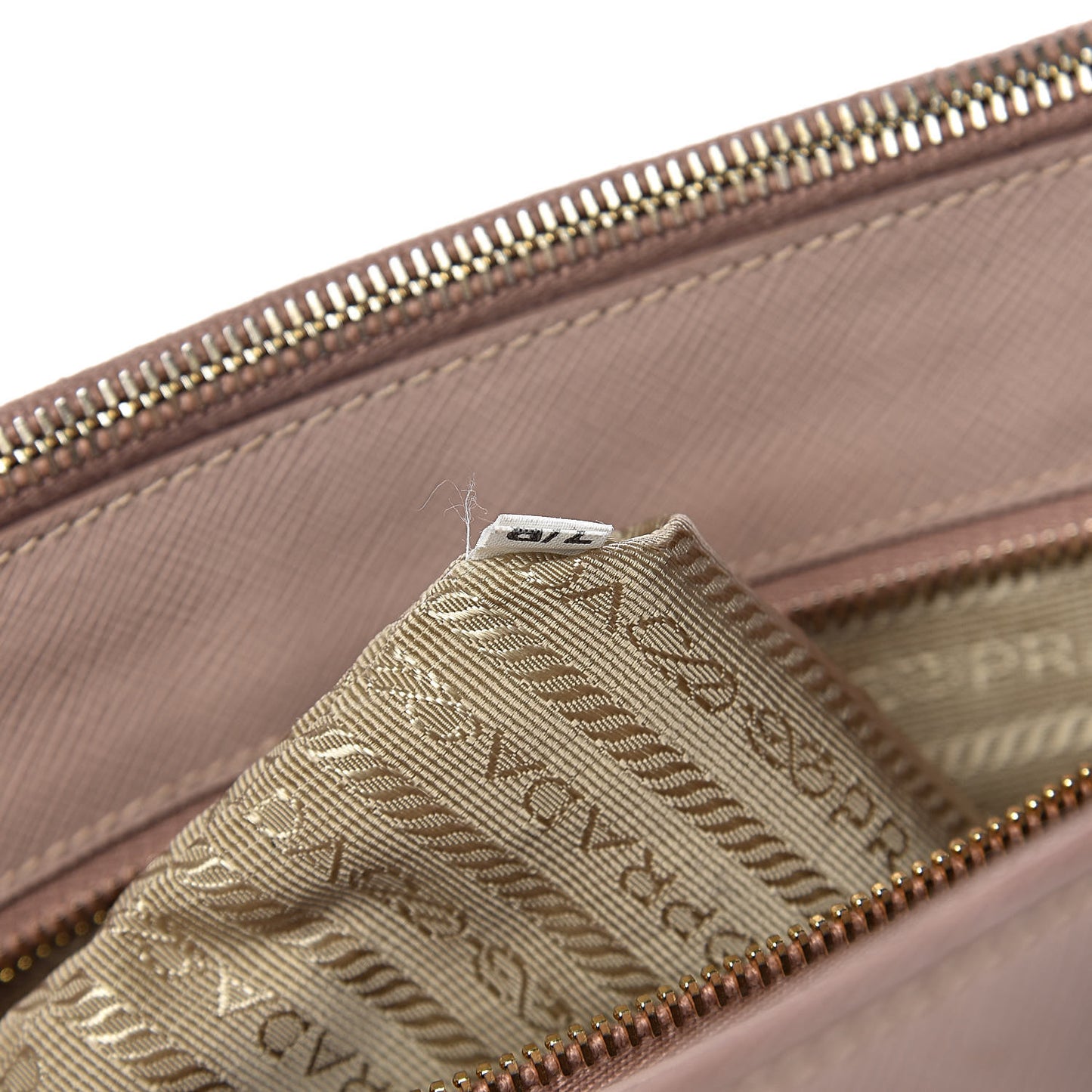 Saffiano Medium Galleria Double Zip Tote Cammeo