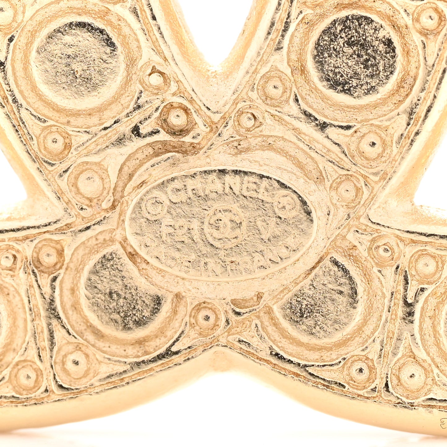 Pearl CC Brooch Gold