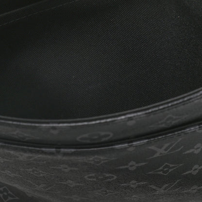 Louis Vuitton Monogram Eclipse District MM 9 of 11