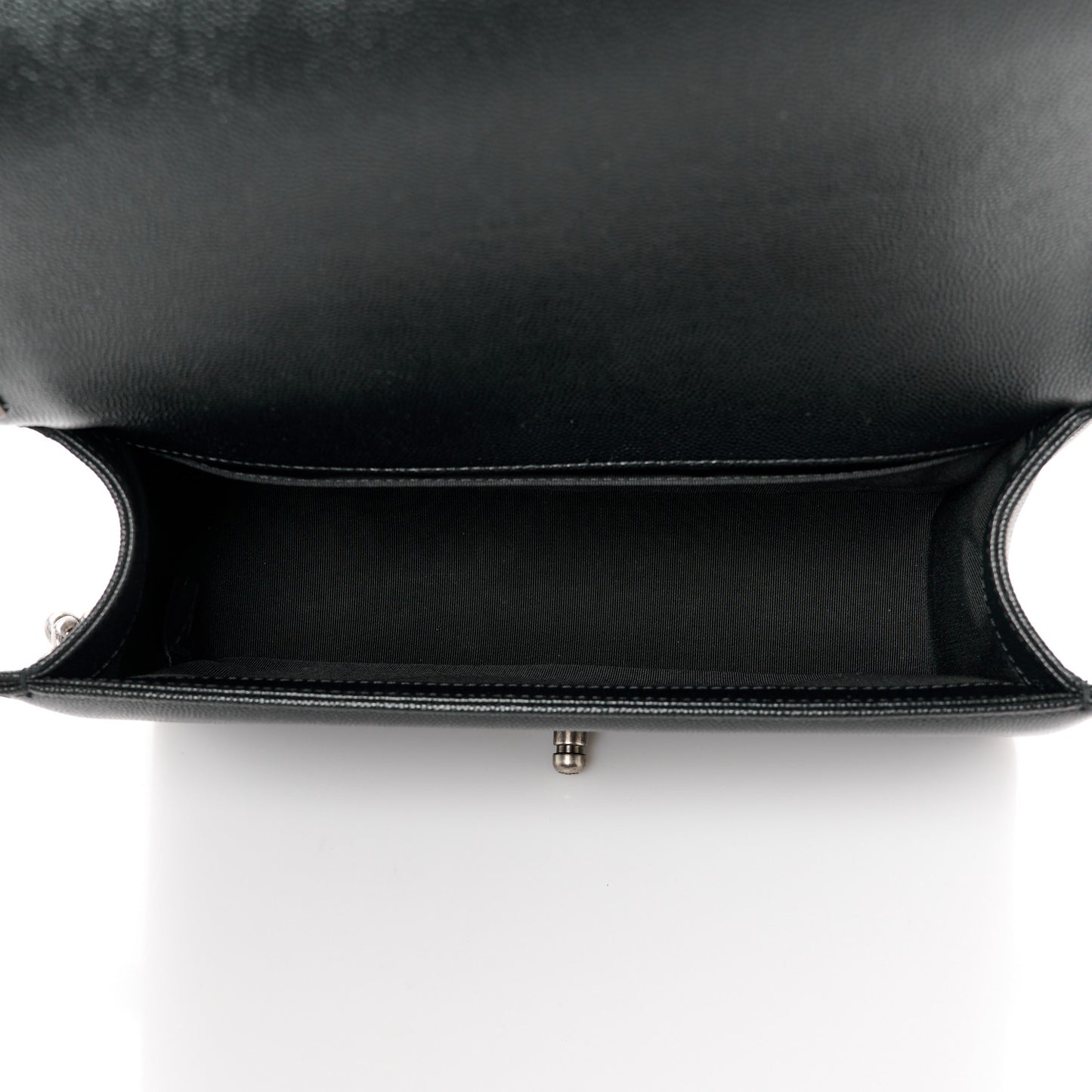 Caviar Quilted Medium Boy Flap Black
