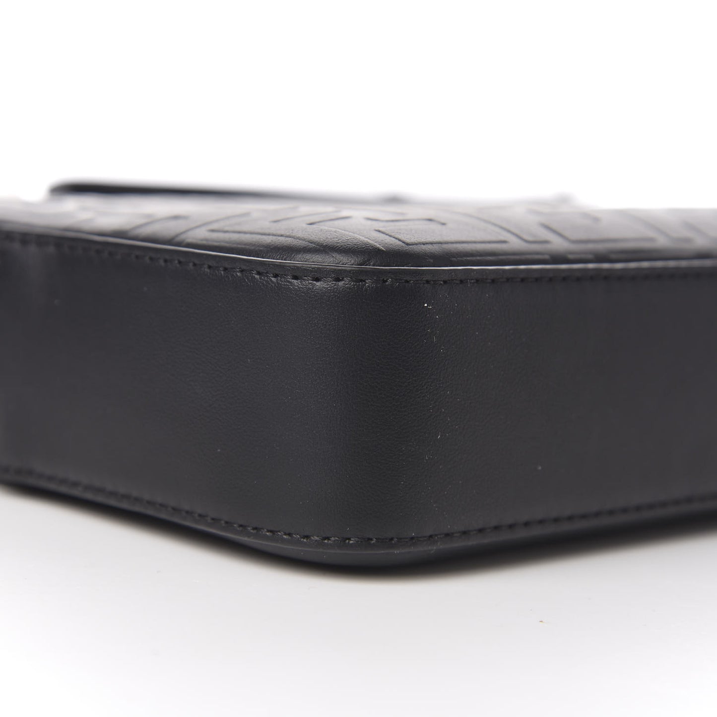 Vitello Grace FF Gradient Embossed Medium Camera Case Black