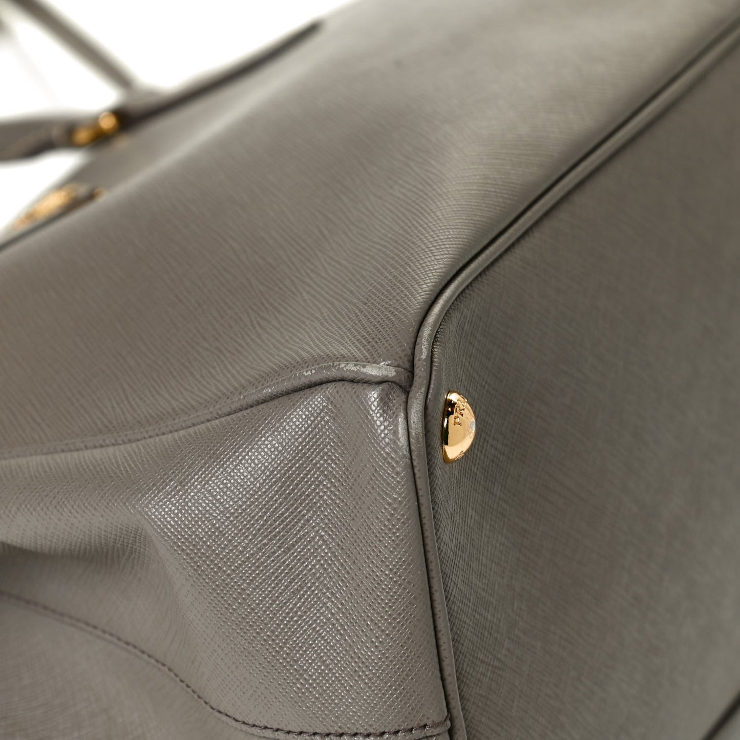 Saffiano Medium Galleria Double Zip Tote Argilla